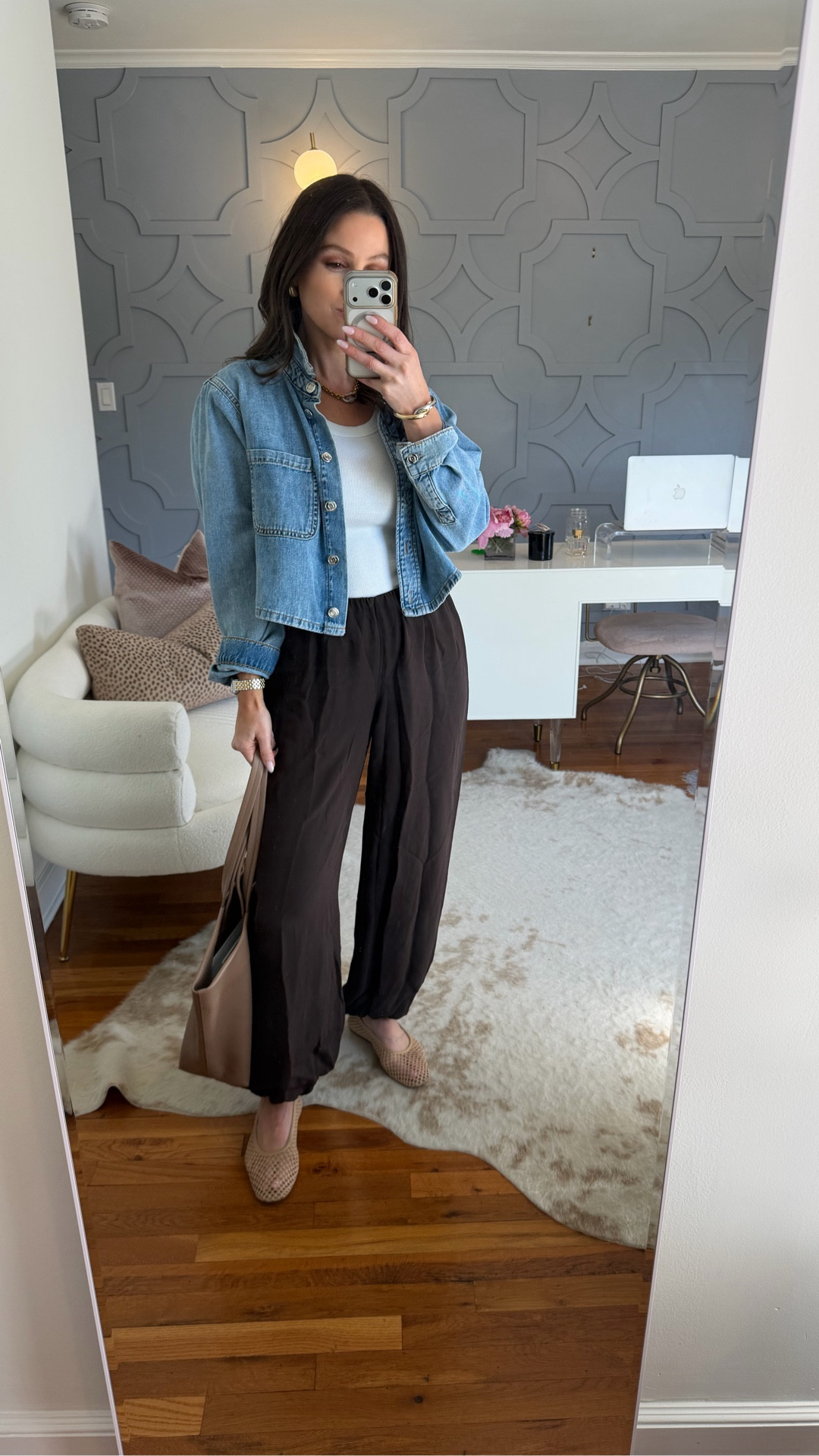 These pants are amazing for spring and run true to size! Perfect from elevated casual to more dressy!