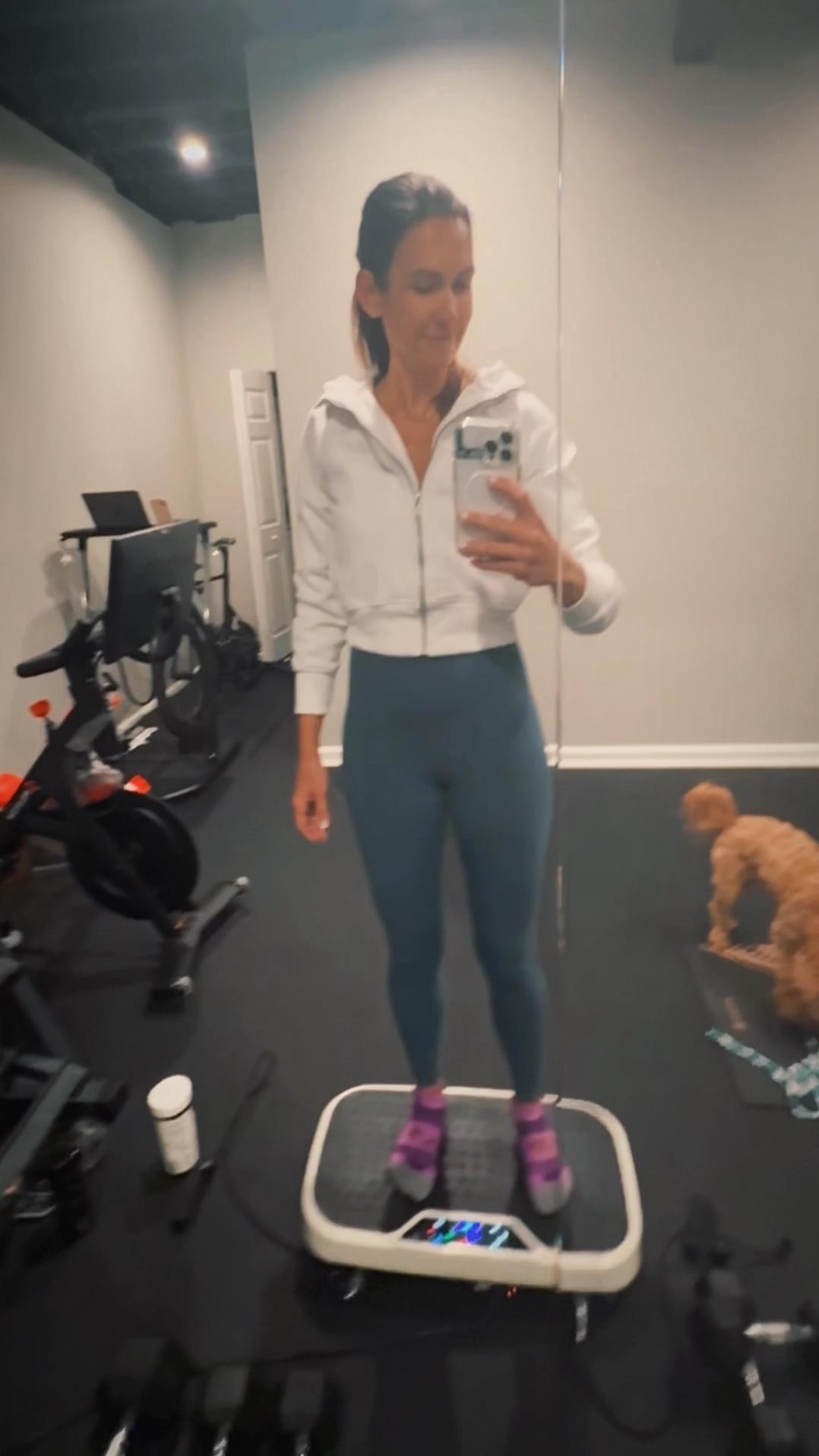 This vibe plate changed my workouts! Stand for 5min pre and post workout. Also great for stretching and lifting weights. Enhances muscle tone, balance and helps with lymphatic drainage  

Workout. Fitness. Muscle tone. Lymphatic drainage. 


#LTKActive