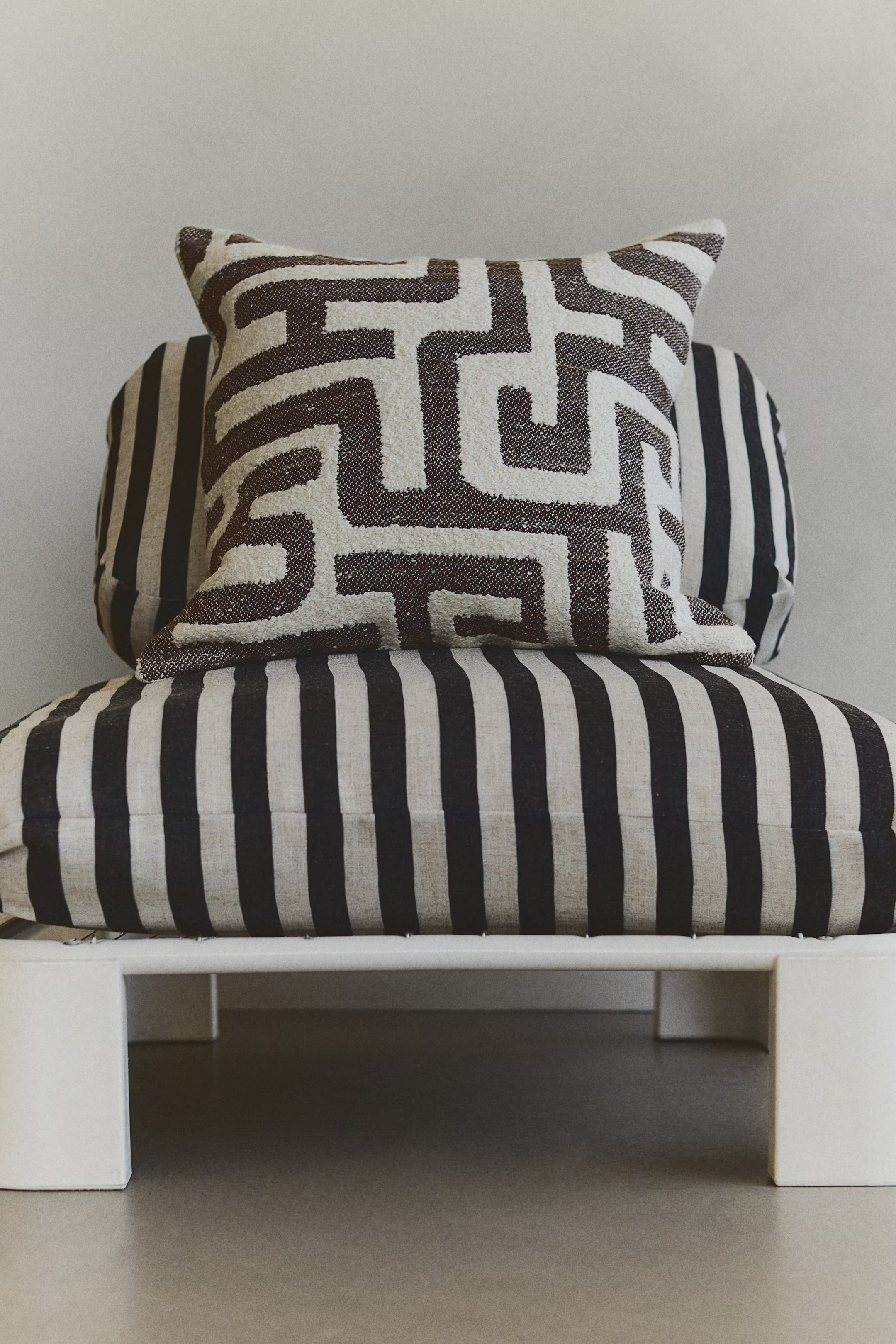 Patterned canvas cushion cover | H&M (UK, MY, IN, SG, PH, TW, HK)