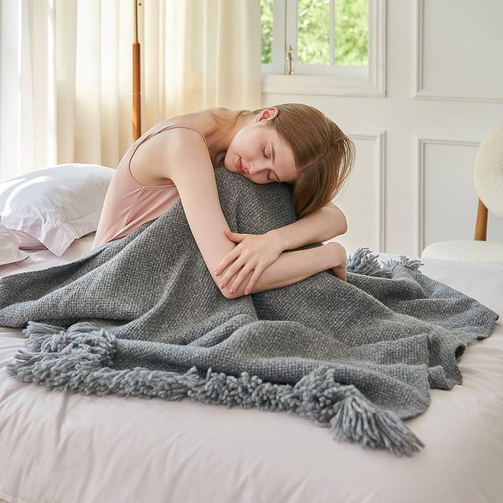 Esterra Luxury Alpaca Blanket Throw with Elegant Hand-Knotted Tassels, Cozy, Warm, and Hypoallerg... | Amazon (US)