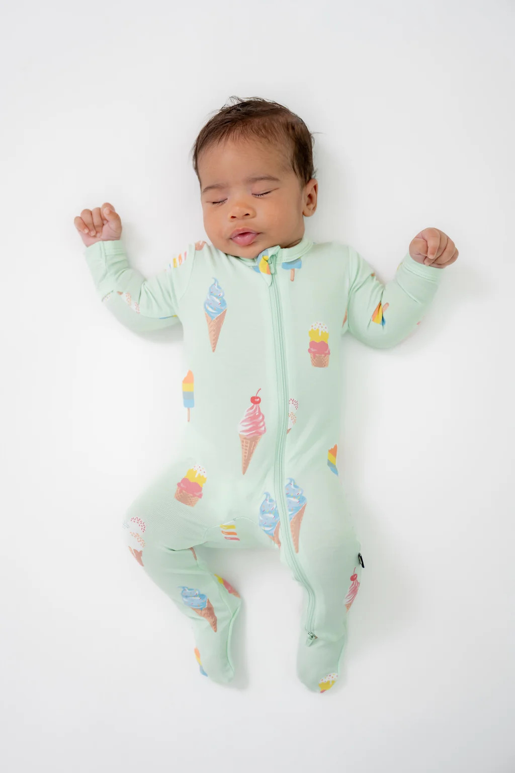 Zippered Footie in Mint Ice Cream | Kyte Baby