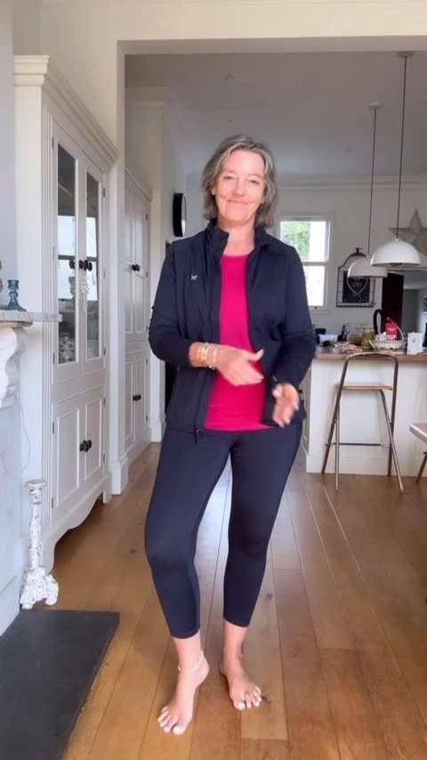 Crew Clothing AD. 
Wearing large in 7/8th leggings, vest and zip up. 
My workout outfit from Crew Clothing, gym outfit, navy blue gym set, zip through gym top, 3/4 length gym leggings, bright pink gym top, workout outfit inspo.

 

#LTKsummer #LTKuk #LTKstyletip