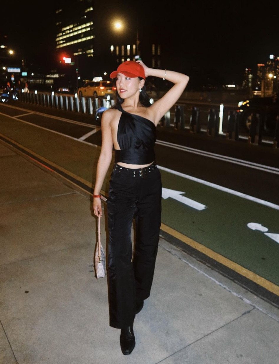 A stylish black top with matching black pants paired with a red baseball hat!

#LTKStyleTip
