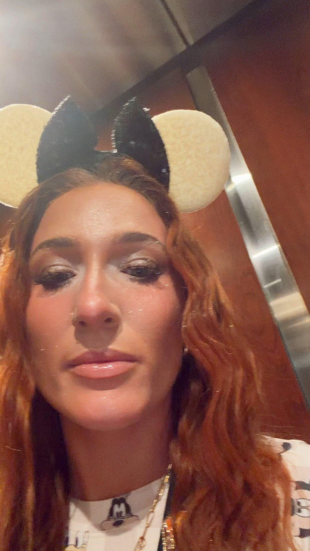 This setting spray is EVERYTHING ✨🫶🏼 sets my makeup perfect and the glitter is perfect for Disney 🐭💕

#sephora #onesizebeauty #makeup #vacationmakeup #disneyworld 

#LTKgrwm #LTKBeauty #LTKTravel