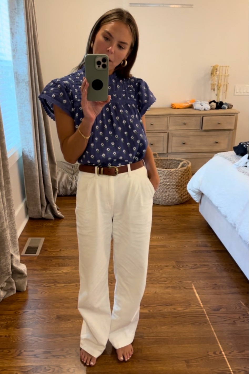 Obsessed with these pants from Madewell 💙 They are the “Harlow Wide Leg” 