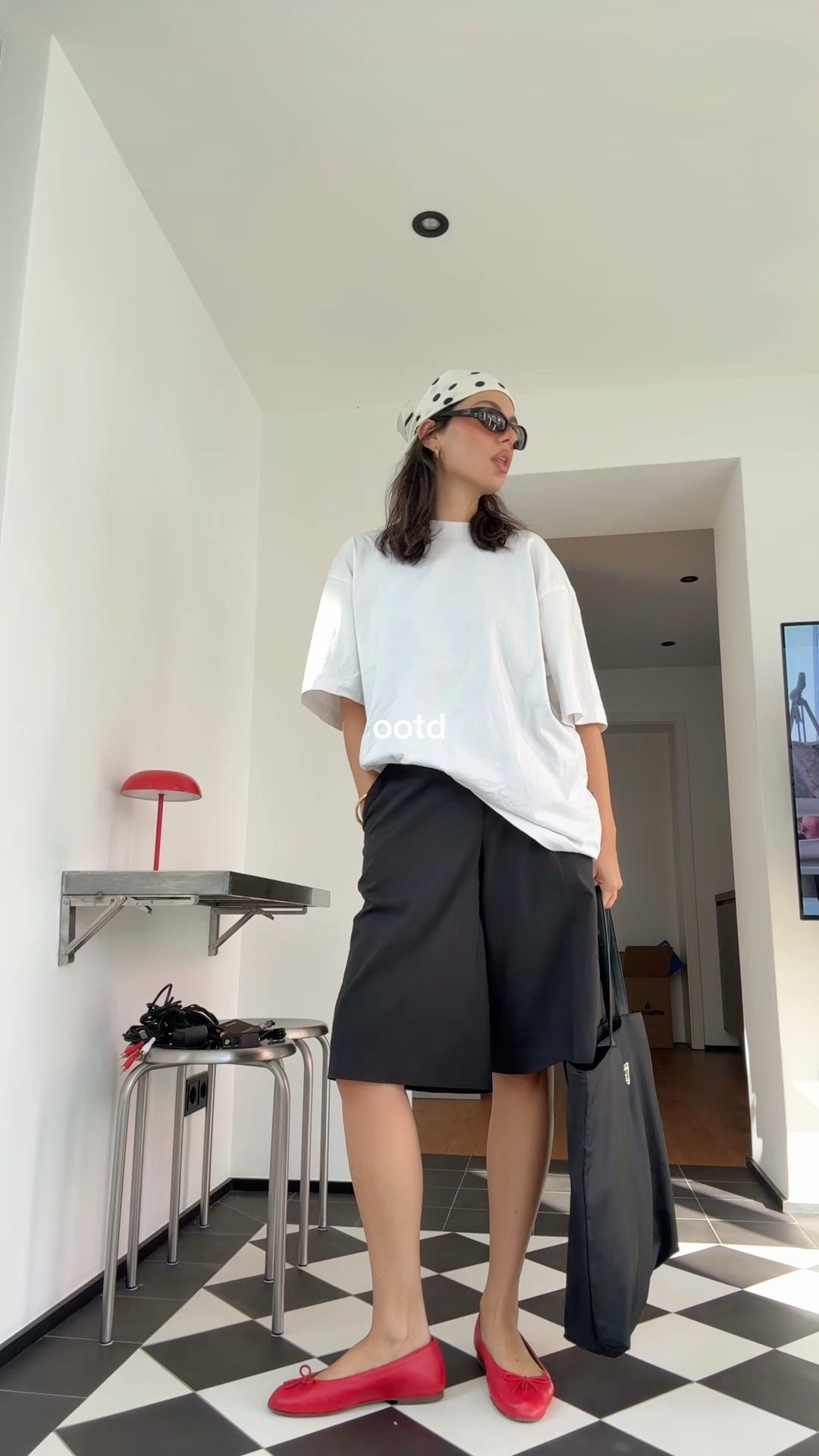 Quality basics always >>
#basicoutfit #tombofemme #casualstyle #oversized #tshirt #balletflat #ballerina #ootd

#LTKstyletip #LTKsummer #LTKpetite