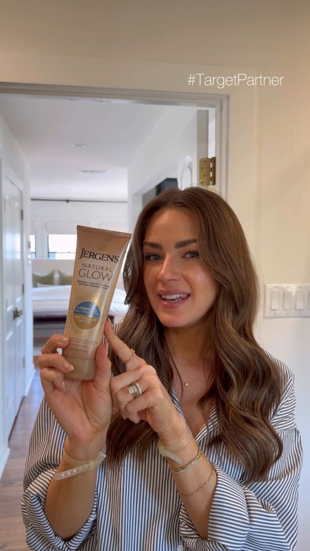 WHO ELSE IS THEIR BEST SELF WITH A LITTLE TAN? #ad You all had asked me to find a good drugstore self tanner & @JergensUS has always been my go to brand for an affordable glow. I’ve used their products for years! The Jergens Natural Glow Moisturizer gives you a flawless, natural looking glow. It’s also firming & helps reduce the appearance of cellulite! It has a light, fresh scent that is really nice & not overpowering, which is key for me– especially right now. I got it @target & have it linked in my @shop.ltk here: LTKLINK. #JergensPartner #TargetPartner #Target #liketkit #selftanner #tan 
