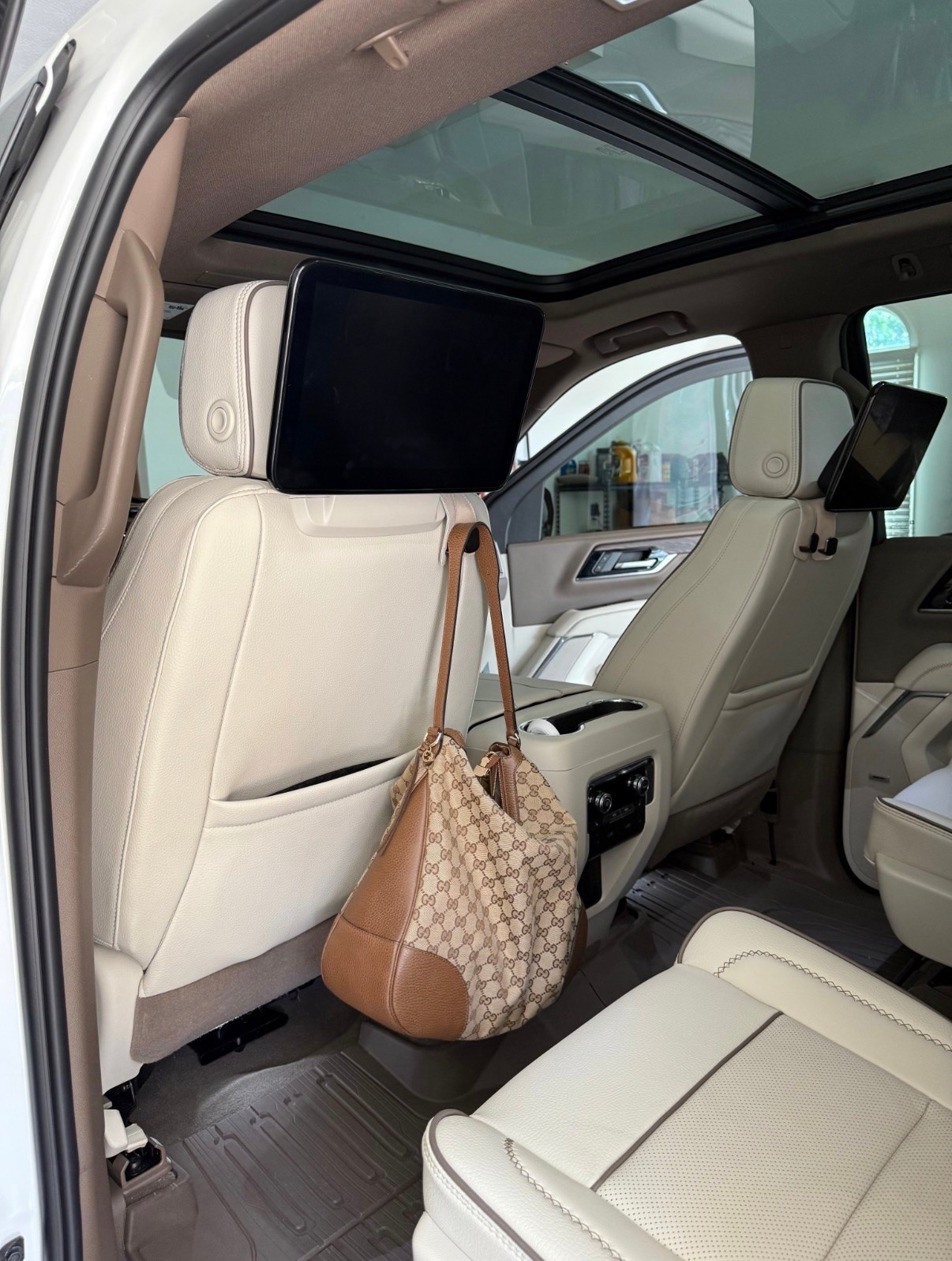 The best purse hooks for your car

#LTKmomlife #LTKHome #LTKdayinmylife