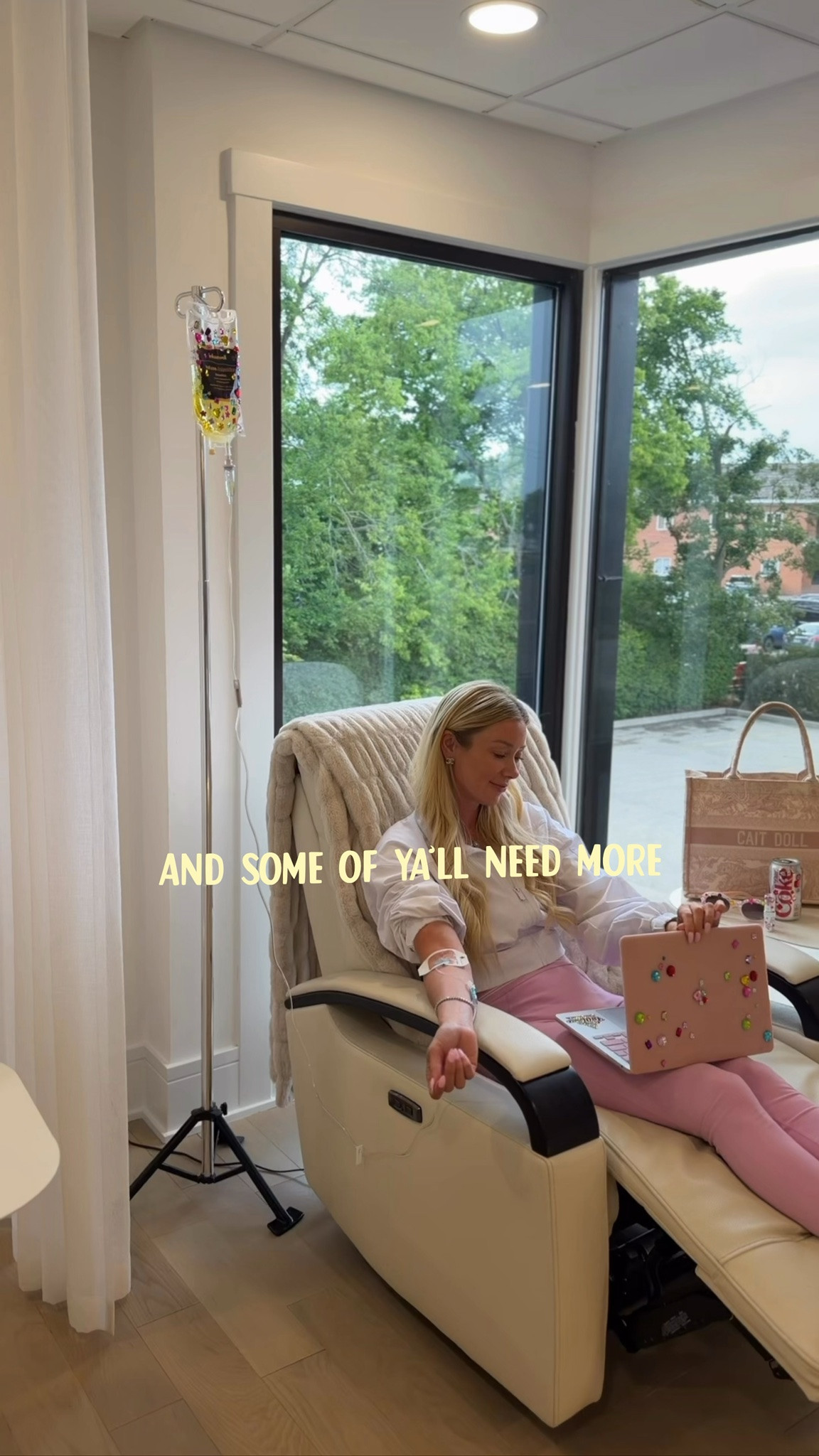 whimsy maxxing is my wellness routine 🎀💧

hydration? yes.
vitamins? yes.
Diet Coke? 👀
bedazzling anything that sits still long enough? non-negotiable.

getting myself hydrated at @infusewell before anything actually whimsical takes place 💎🌸✨