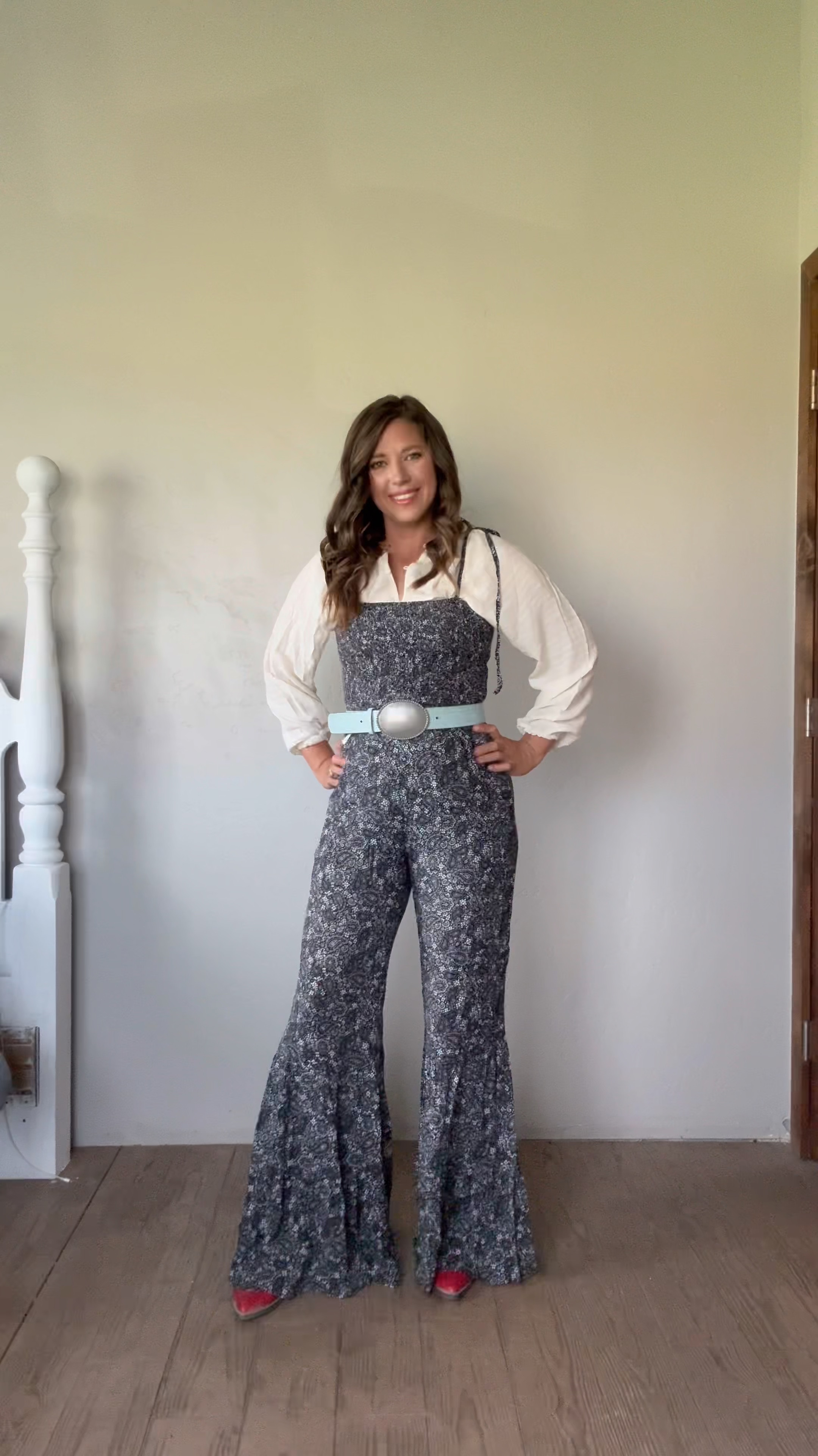 Everything I’m wearing fits tts. Taking a jumpsuit from summer to fall

Fall transition, fall style, fall outfit, fall clothes, jumpsuit, jumpsuit style, western belt, concho belt, red boots, petite style, petite fashion, petite outfit, pink lily, VICI, free people

#LTKFindsUnder50 #LTKSeasonal
