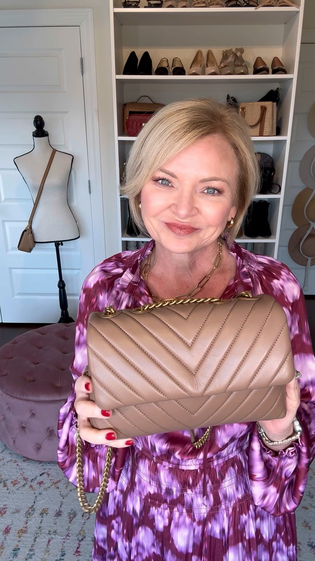 I love finding a great quality bag at a great price.  This quilted leather convertible bag has all the features of my more expensive bag but at a much lower price point. Yay! Same buttery soft leather, same convertible chain strap. 

Quilted bag
Shoulder bag
Crossbody bag 
Look for less
Designer bag
Quince

#LTKItBag #LTKVideo #LTKStyleTip