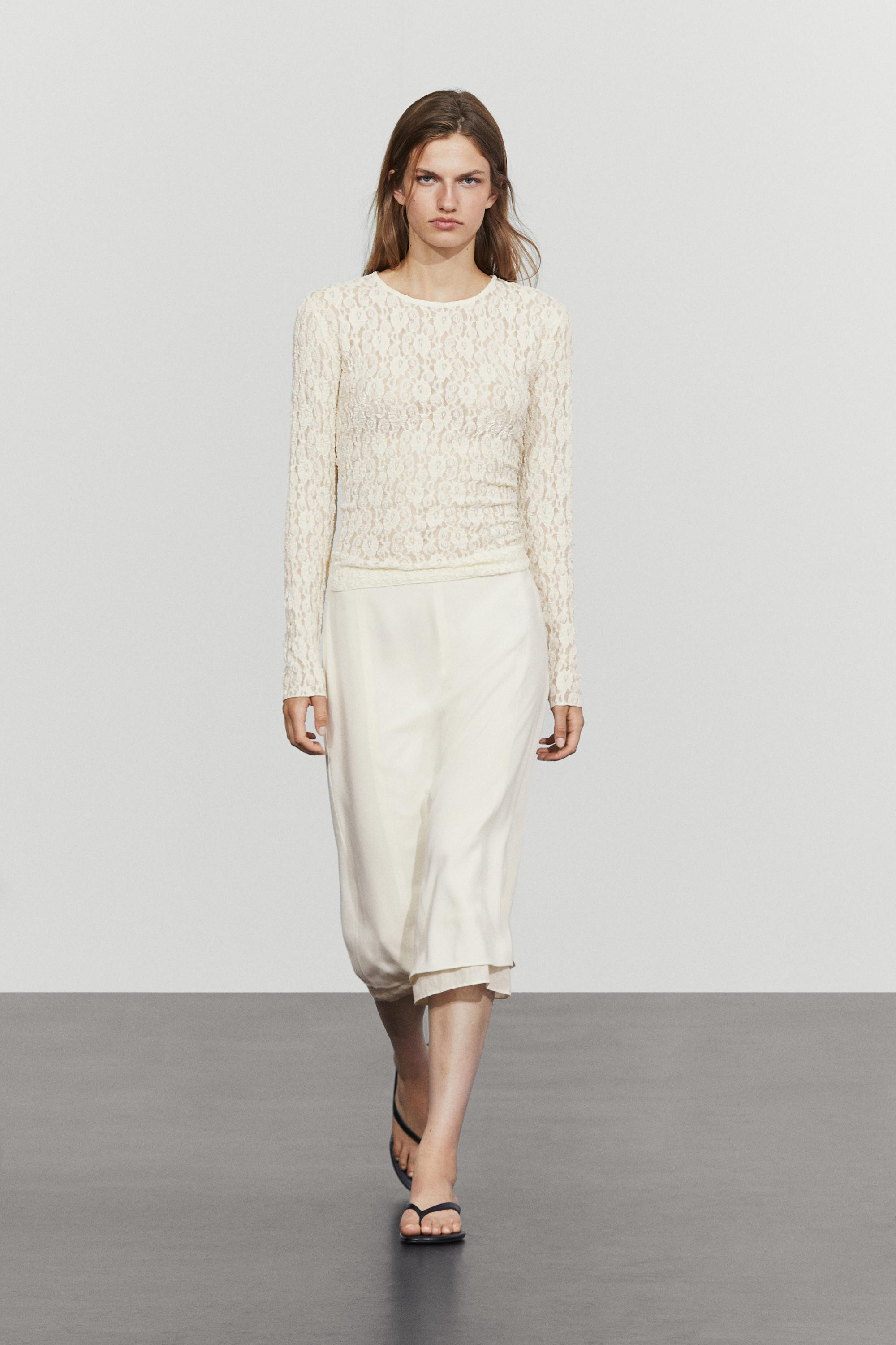Langarmshirt mit Spitzendetail | Massimo Dutti DE