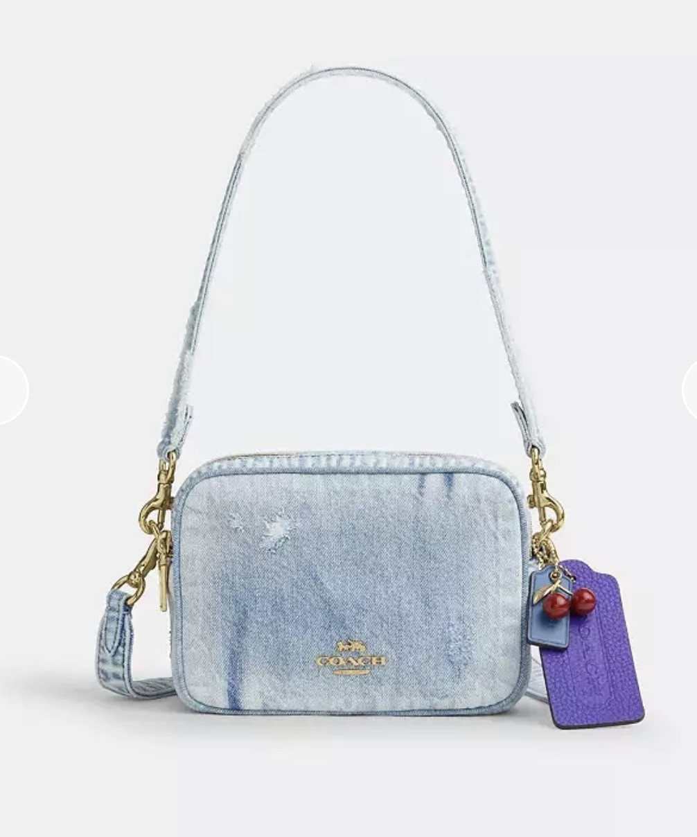❤️COACH OUTLET DROP❤️ The perfect denim bags for Spring/Summer✨ these are currently available ✨