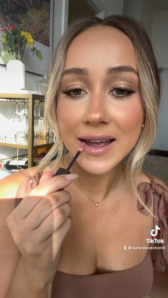 One of my current fav lip combos 💗 the lipstick is limited edition and on sale from Mac! Lipstick is “I’ve been naughty” and gloss is “name drop” #nudelipstick #nudelip #lipstick #lipgloss #makeuptutorial #beauty #makeup #sale 

#LTKbeauty #LTKSale #LTKunder50