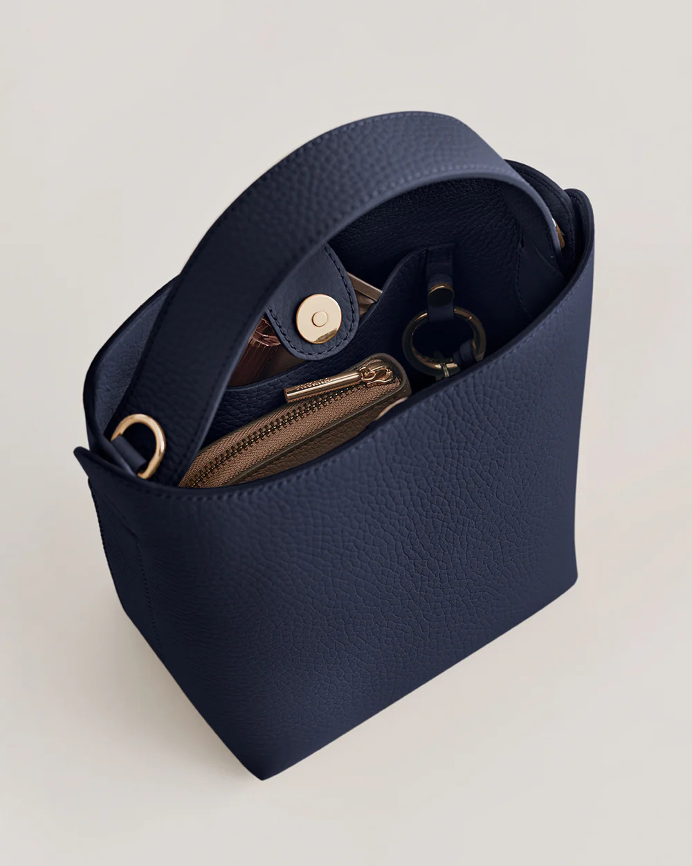 Mini Linea Bucket Bag | Cuyana