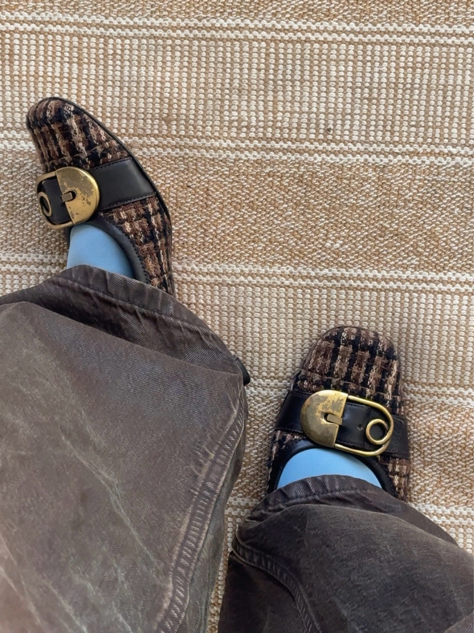 Perfect shade of blue tights for 2025 fashion trends : delicate blue and coffee bean #2025fashion #2025fashiontrends 

#LTKFindsUnder50 #LTKStyleTip