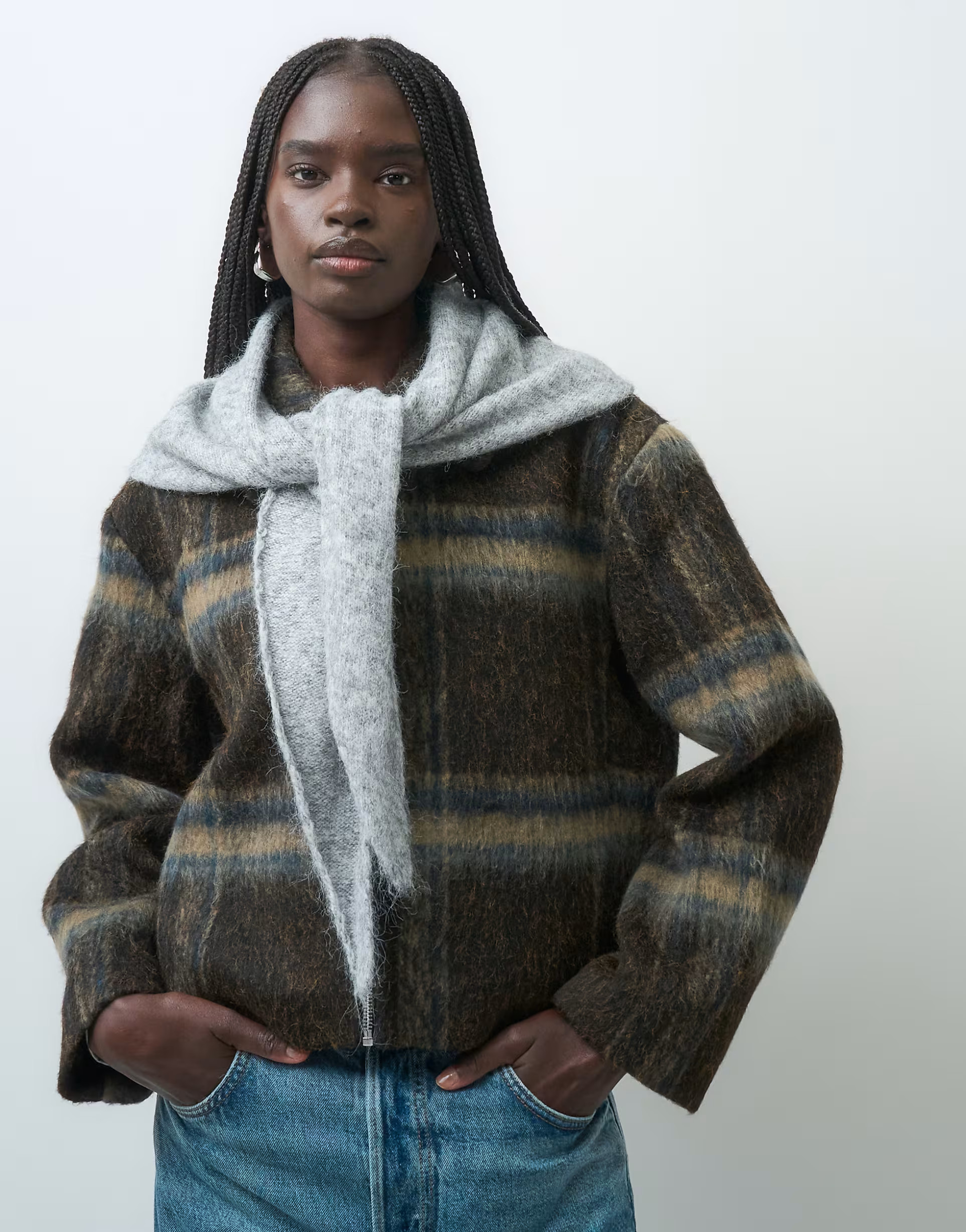 Vero Moda kleines Dreieckstuch in hellgrau meliert | ASOS (Global)