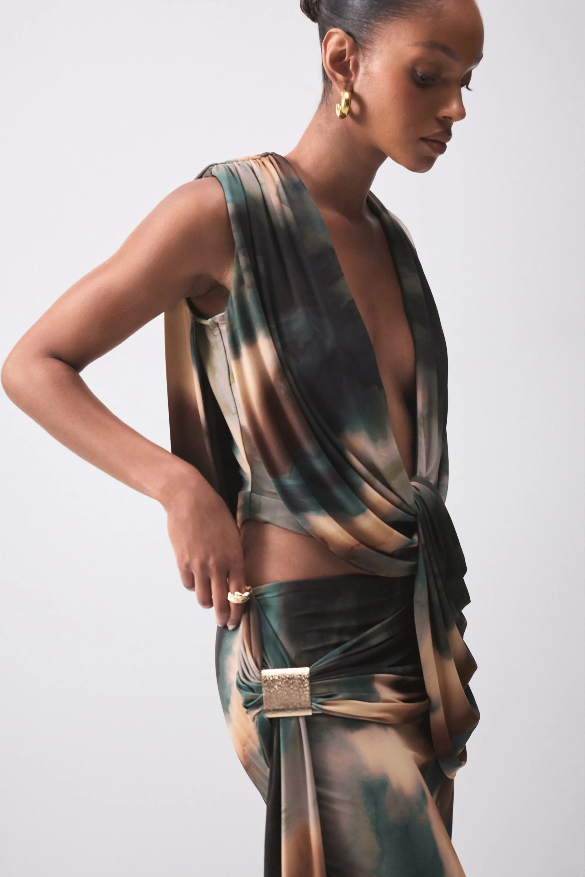 Lilias | Black And Blue Ombre Print Extreme Plunge-Neck Top | Club L London