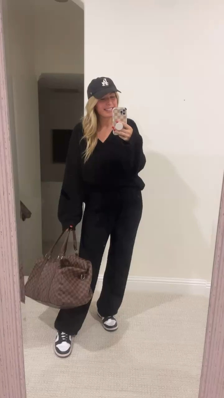 Sized up to a large in the barefoot dreams feeling 2 piece set. Great looks for less. Gift guide for her. Gifts for MIL. Gifts for her. 

#LTKGiftGuide #LTKWatchNow #LTKHoliday