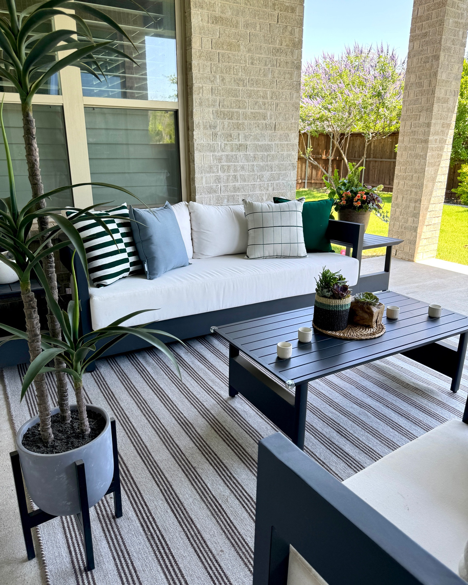 Outdoor living: Patio decor

We finally finished our patio space! This furniture set is from Cost Co but I linked similar ones! My sunbrella pillows are also on sale at Crate & Barrel! I love this new outdoor rug from Loloi!

#LTKHome #LTKSeasonal #LTKSaleAlert