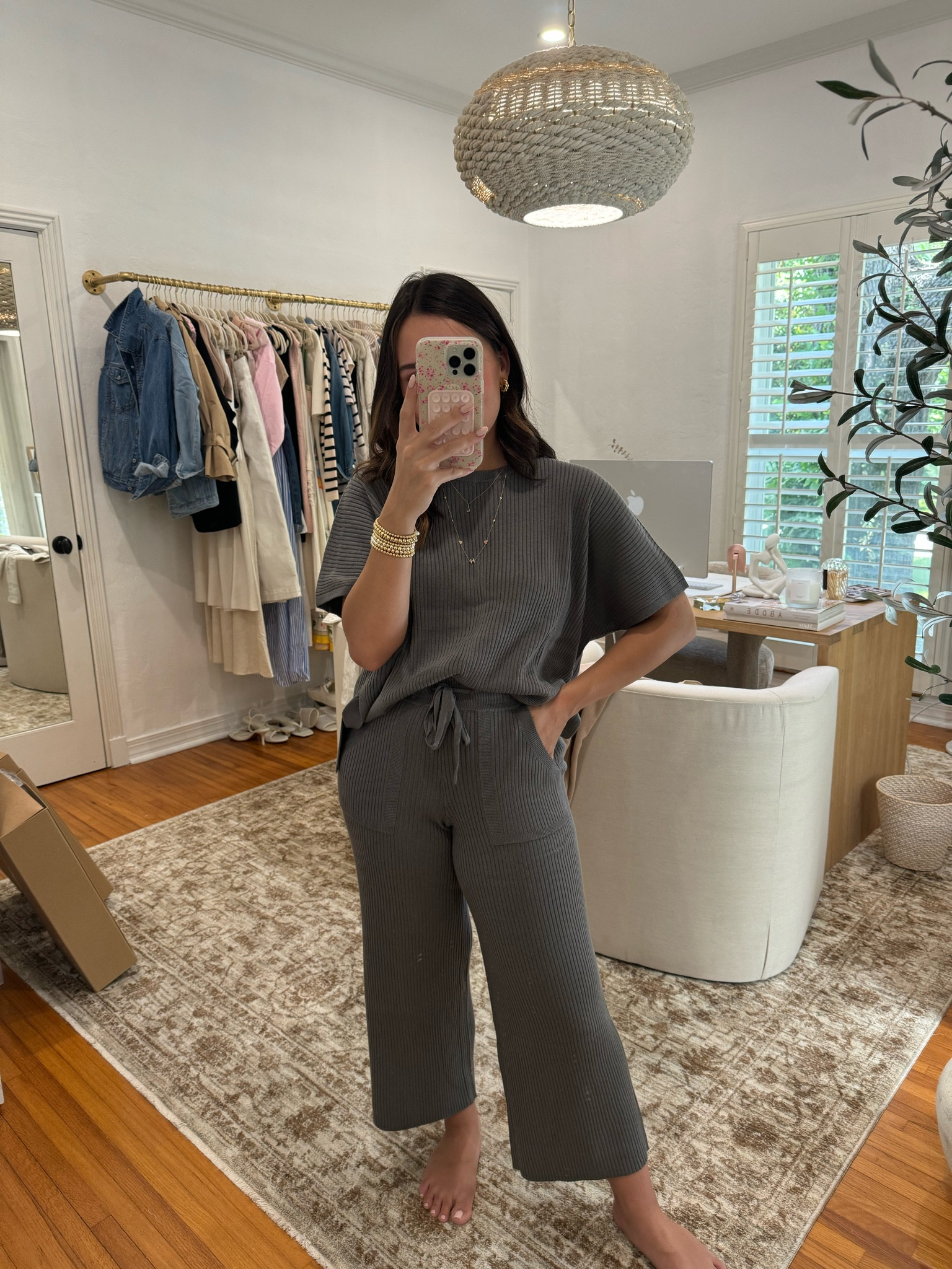 Size small top and medium bottoms. Use code lauren20