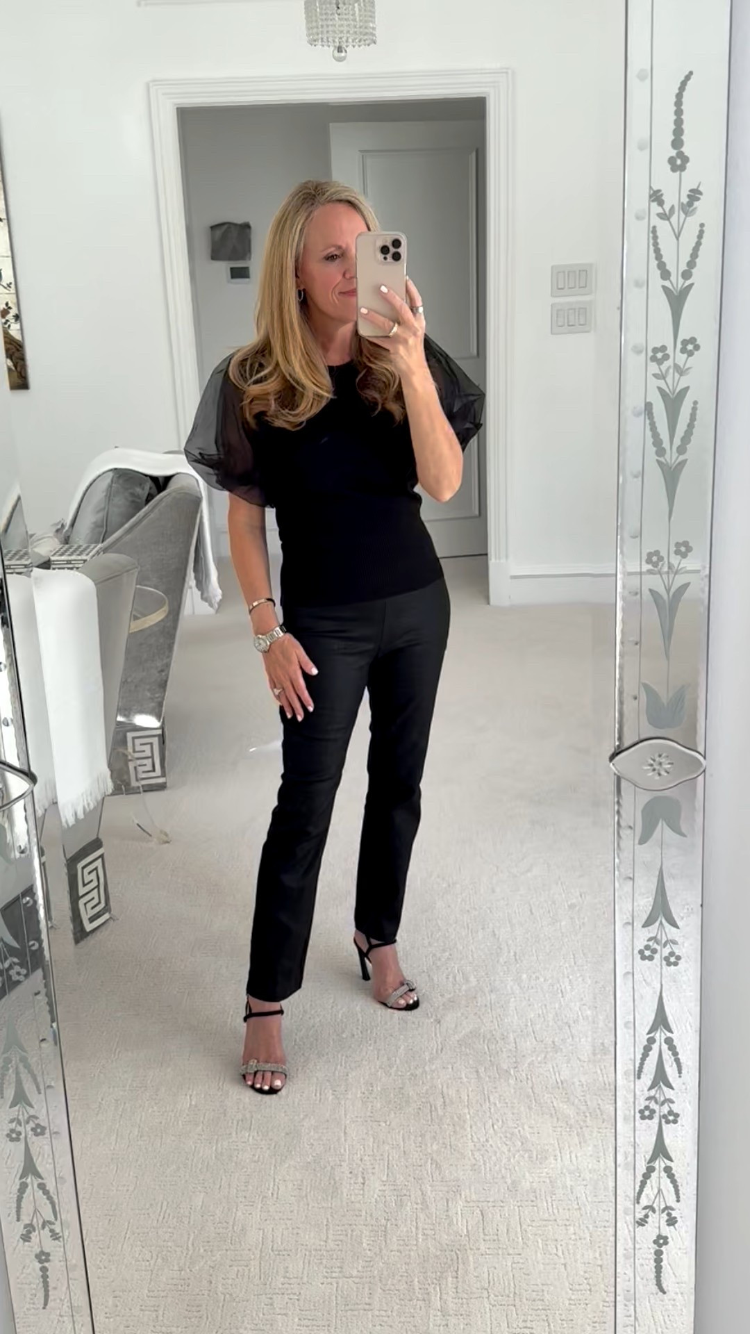 Holiday outfit idea

Brochu Walker Fine ribbed black sweater with organza puff sleeve size XS

Coated denim Ashford pants from Tuckernuck 

Simple sandals and black clutch 

#LTKCyberWeek #LTKOver40 #LTKHoliday