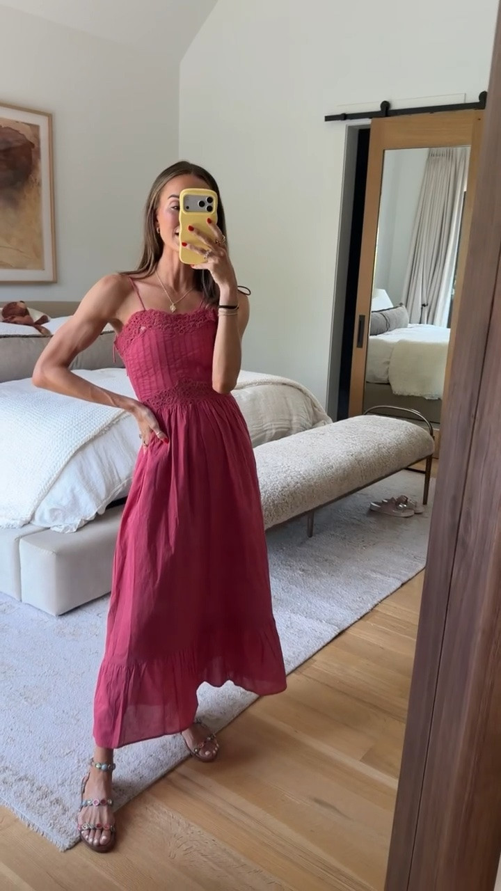 Stunning summer dress on sale for $31! 💗 sandals are also 30% off rn!