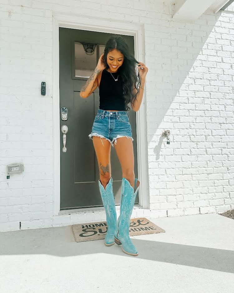 ⭐️ CELESTE BOOTS 🩵
•
Use code EMILY15

#LTKOver40