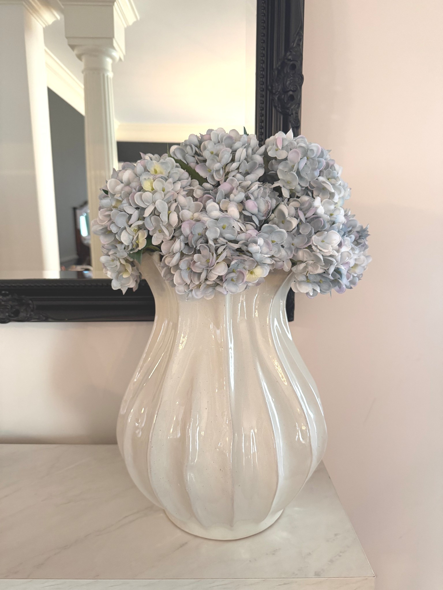 Living room refresh

Entry way table, home refresh, spring decor, target findss

#LTKSeasonal #LTKHome #LTKdayinmylife