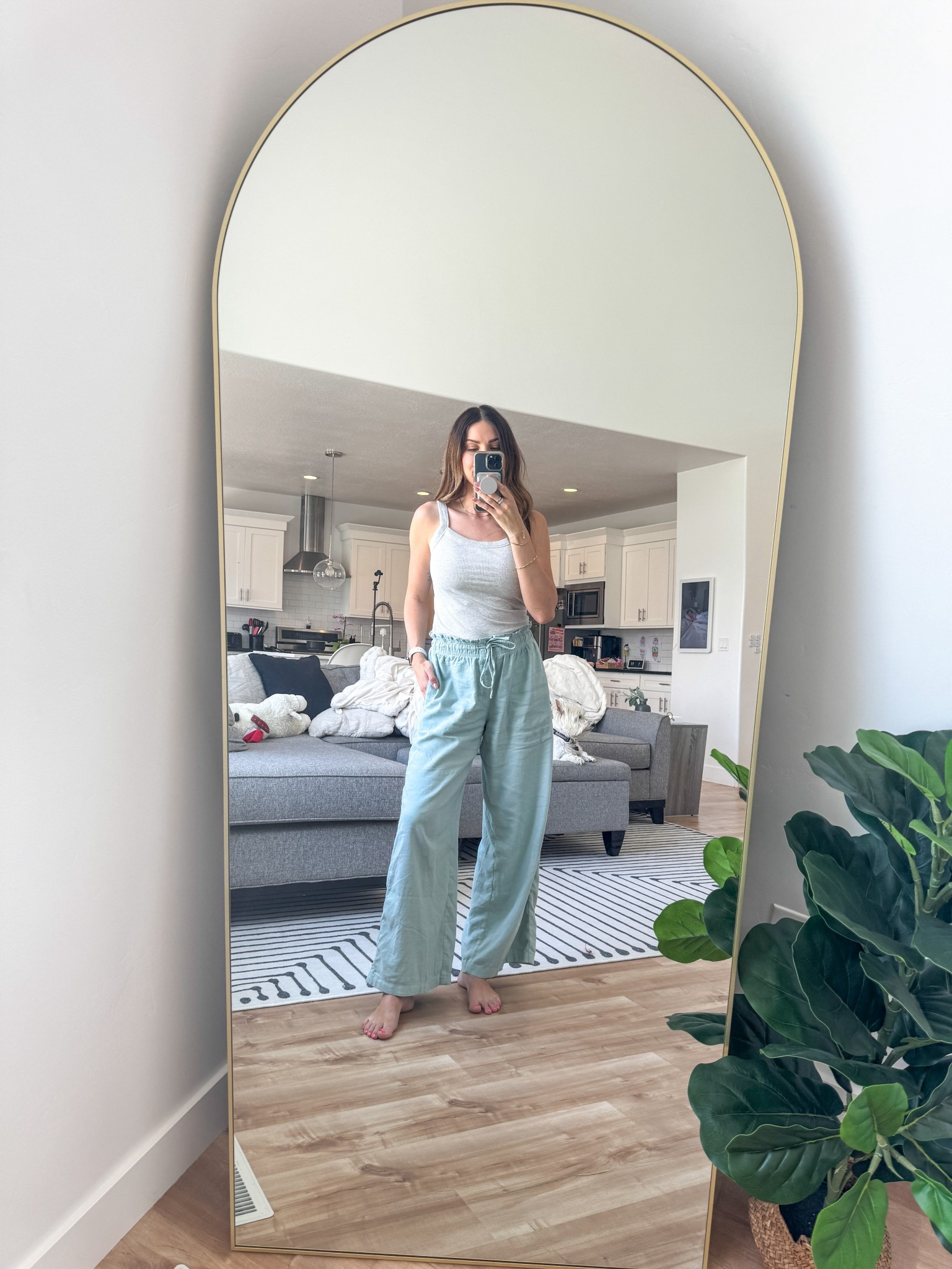 Comfy outfit ay home. 

Pants and top are true to size. I’m wearing a medium in both and I’m 5’9, 140 lbs. 

#LTKMidsize #LTKStyleTip