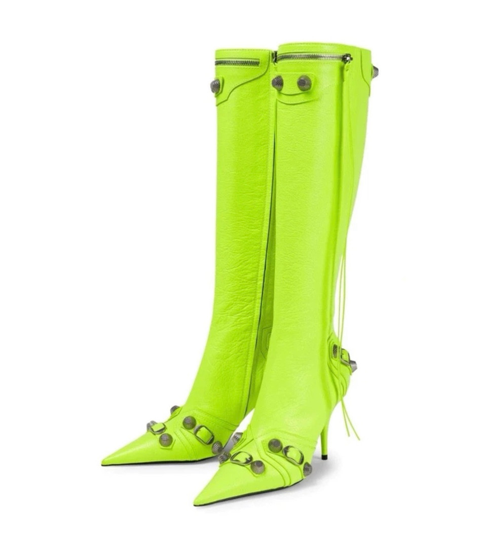 It’s the green for me 💚

#LTKFind #LTKstyletip #LTKshoecrush