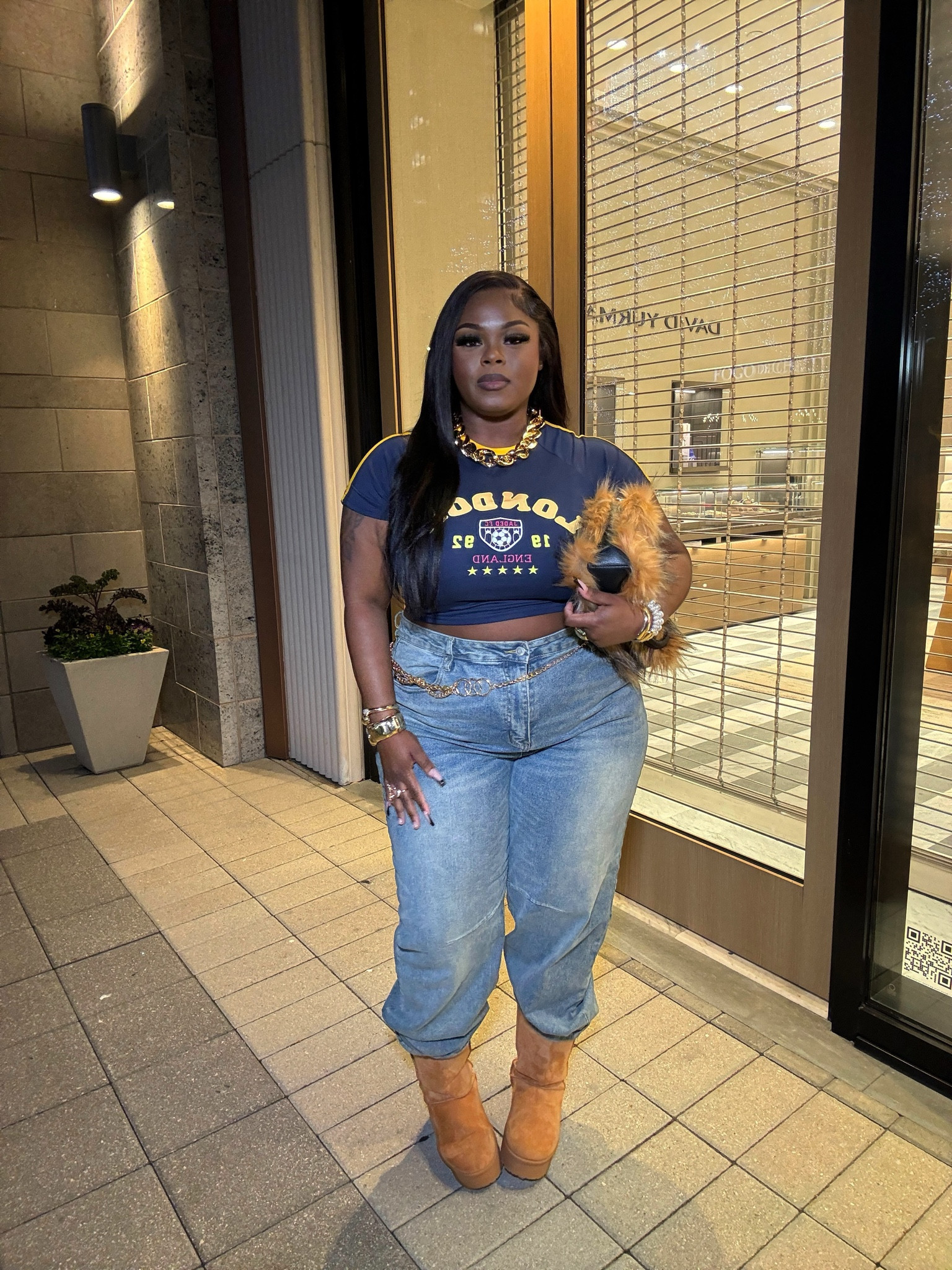 PANTS ARE FROM FASHIONNOVA
name: "Always Pressed Baggy Jeans - Vintage Wash
size : 20 Plus for reference"




