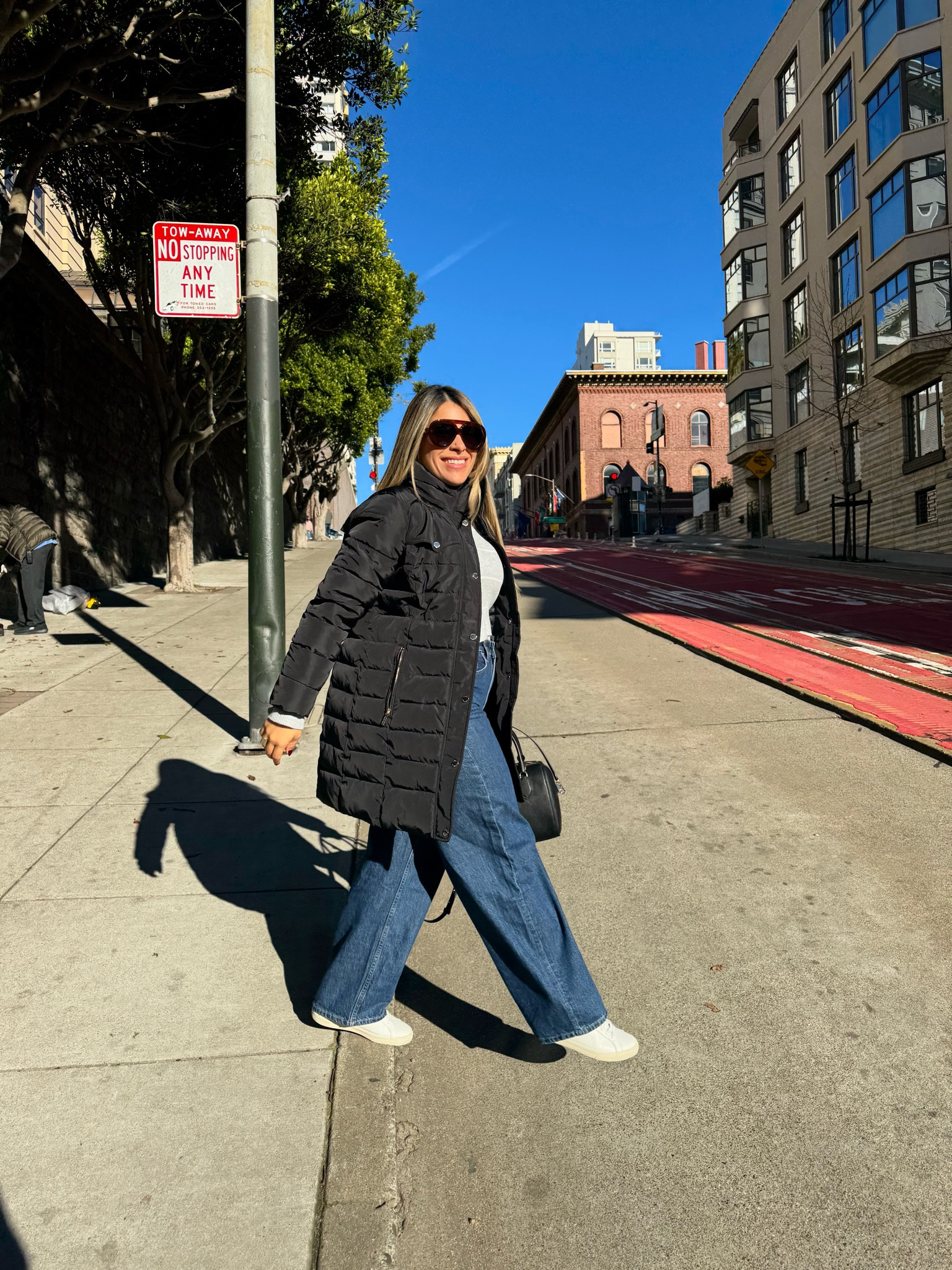 Michael Kors Puffer Coat. El mio es talla medium. Jeans son de H&M y soy size 4.