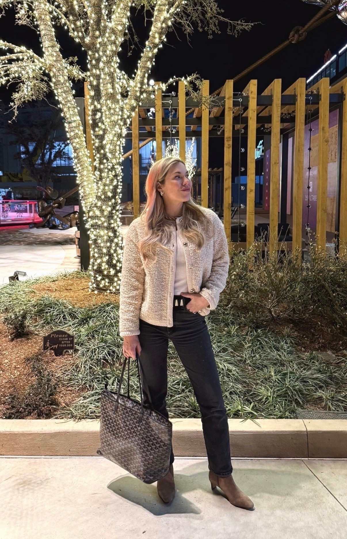 Back in stock!

Sherpa cardigan 
Fall outfit
Amazon fashion 
Fall 
Cardigan #LTKStyleTip

#LTKSeasonal #LTKFindsUnder50