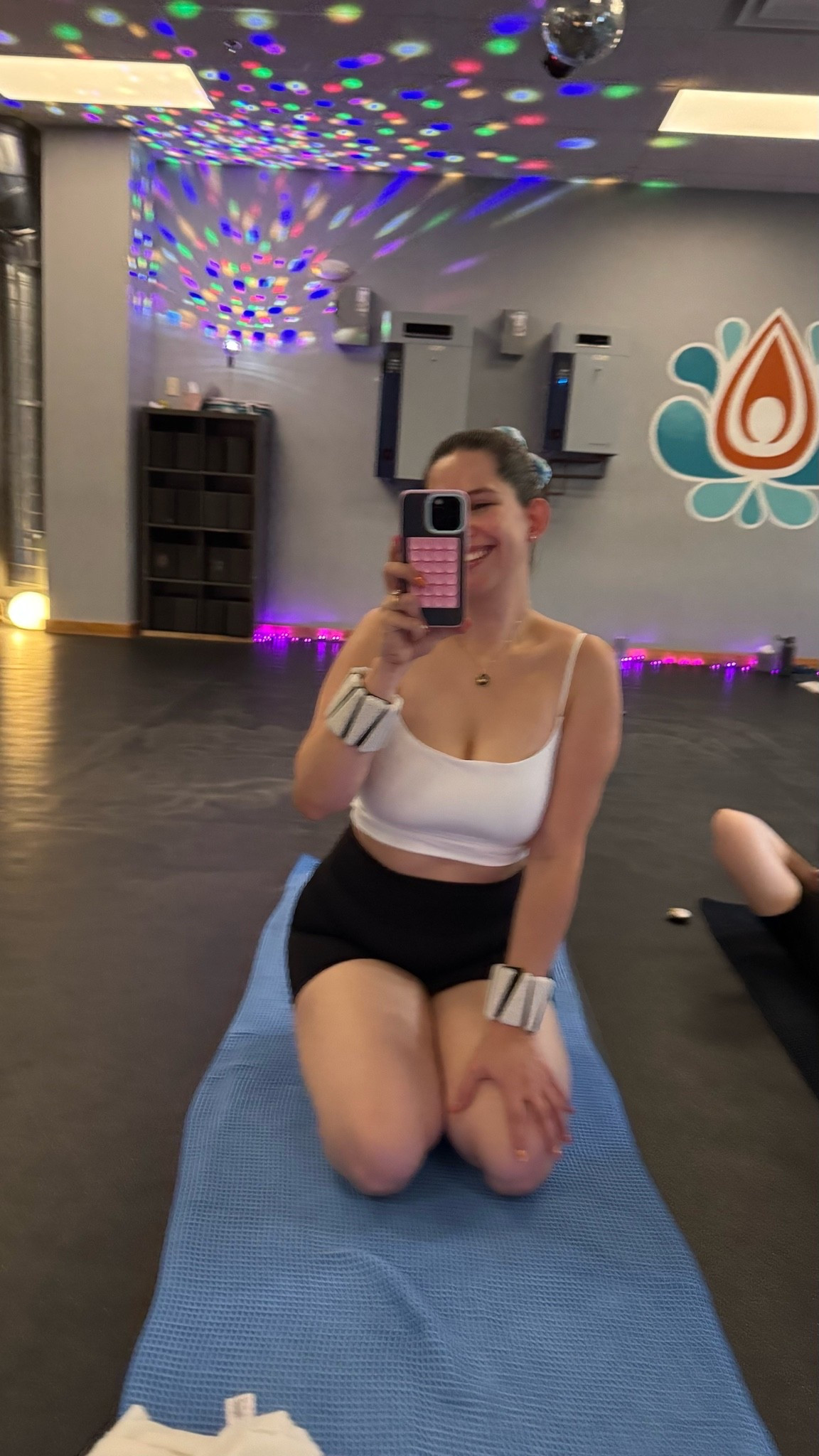 Adanola Hot Pilates set 🥵 

Ultimate Tank Bra - White
Ultimate Crop Shorts - Black

#LTKActive #LTKfitnessgoals #LTKootd