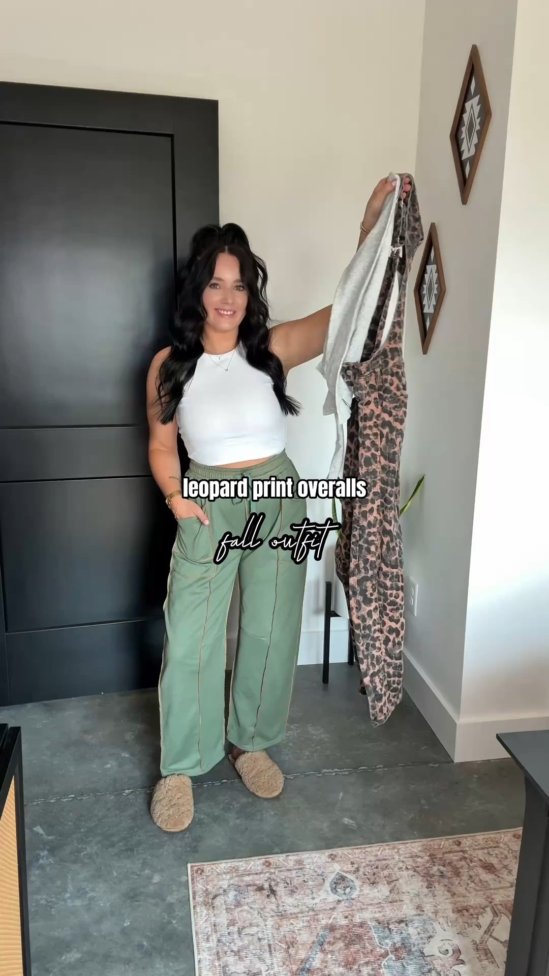 Casual Fall Outfit 🐆

Overalls - xs (leopard khaki)

*My exact top is currently unavailable, but I linked another option that is really good (& nearly identical!)

I have styled these leopard print overalls so many ways - I'm clearly obsessed! They have a subtle barrel style fit in the legs. I paired them with a grey off the shoulder ribbed top & finished the look with my platform doc martens! It's such a simple and low effort look, but still looks put together and so cute! 🖤



#LTKFindsUnder50 #LTKShoeCrush #LTKFindsUnder100