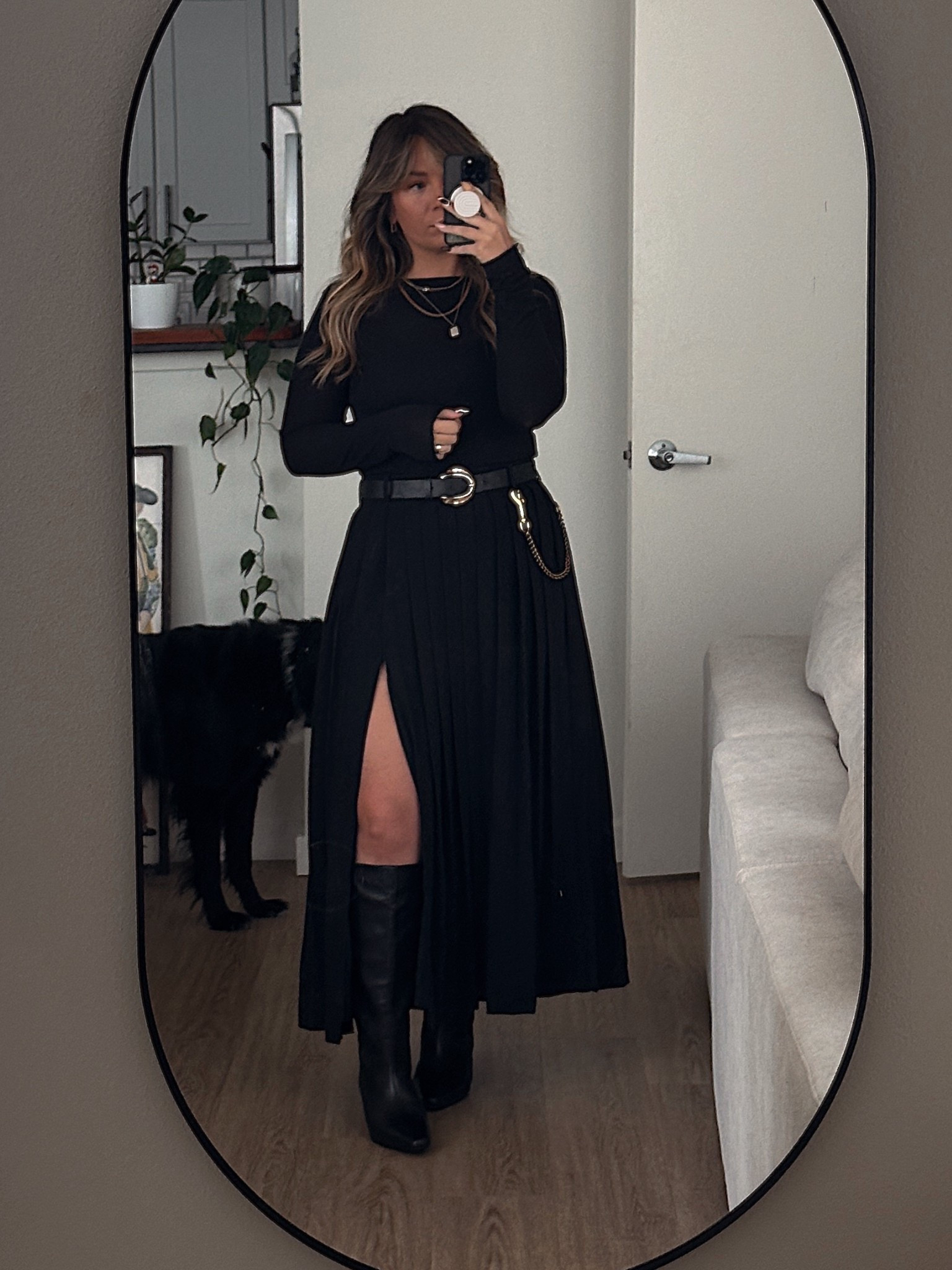 top - intimissimi
skirt - abercrombie 
belt - lulus
chain - ardeo
boots - vince camuto

#LTKFindsUnder50 #LTKSeasonal #LTKWorkwear