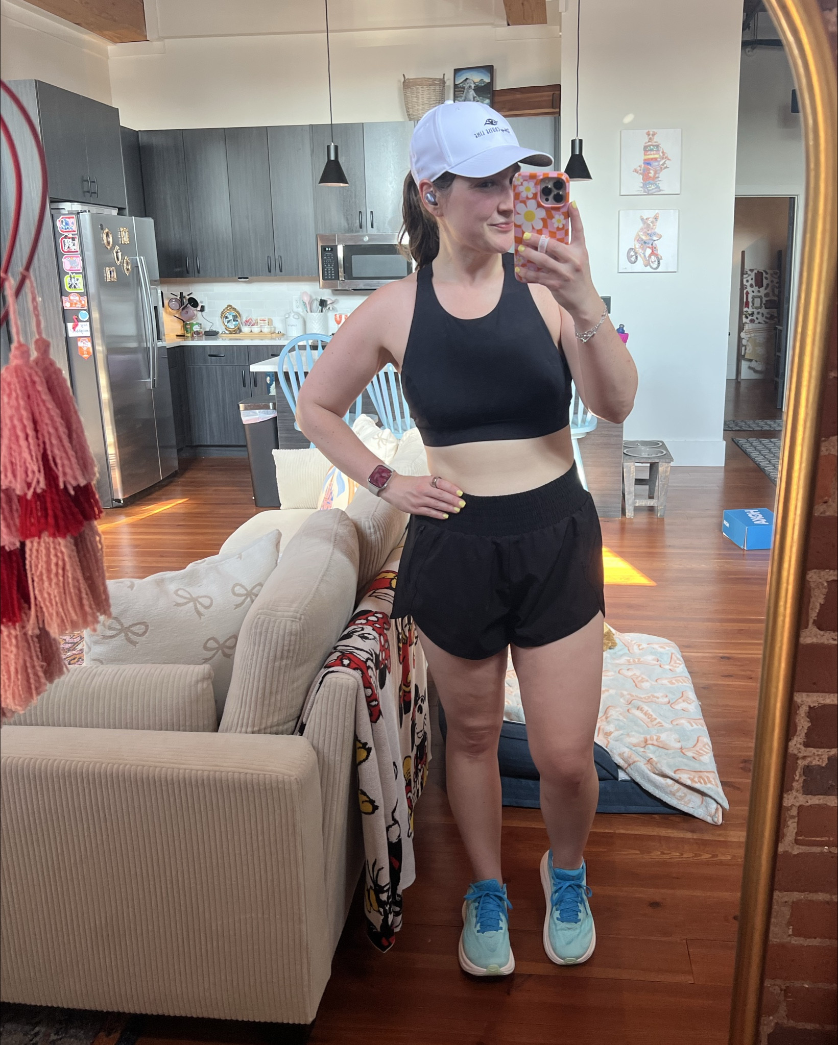 Upgraded my Hokas to new the Clifton 10s and they are so good!! 

#runner #running #hoka 