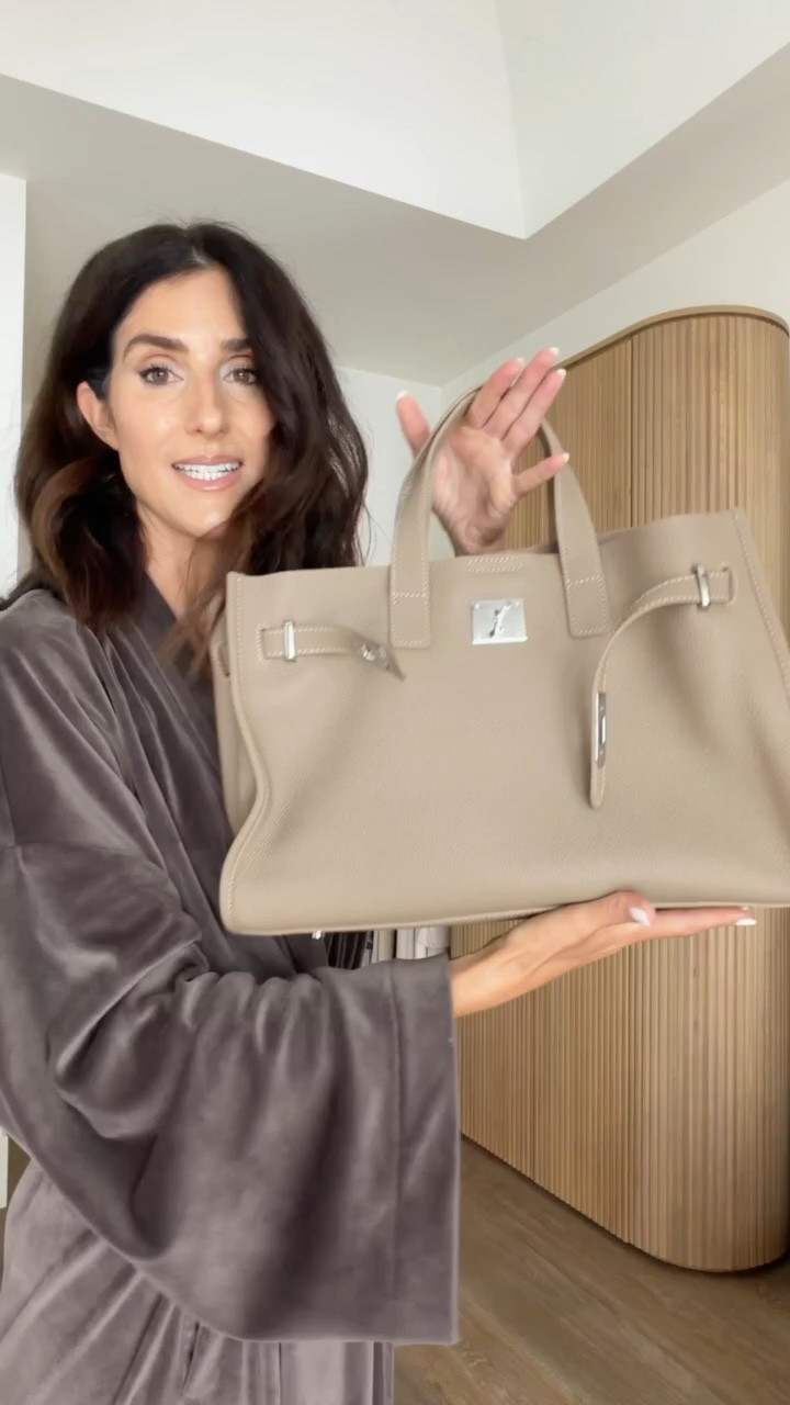 Ok wow! I did not expect to love this bag as much as I do! Definitely looks designer without the price tag. #stylinbyaylin #aylin #handbag #amazon #totebag

#LTKOver40 #LTKootd #LTKgrwm