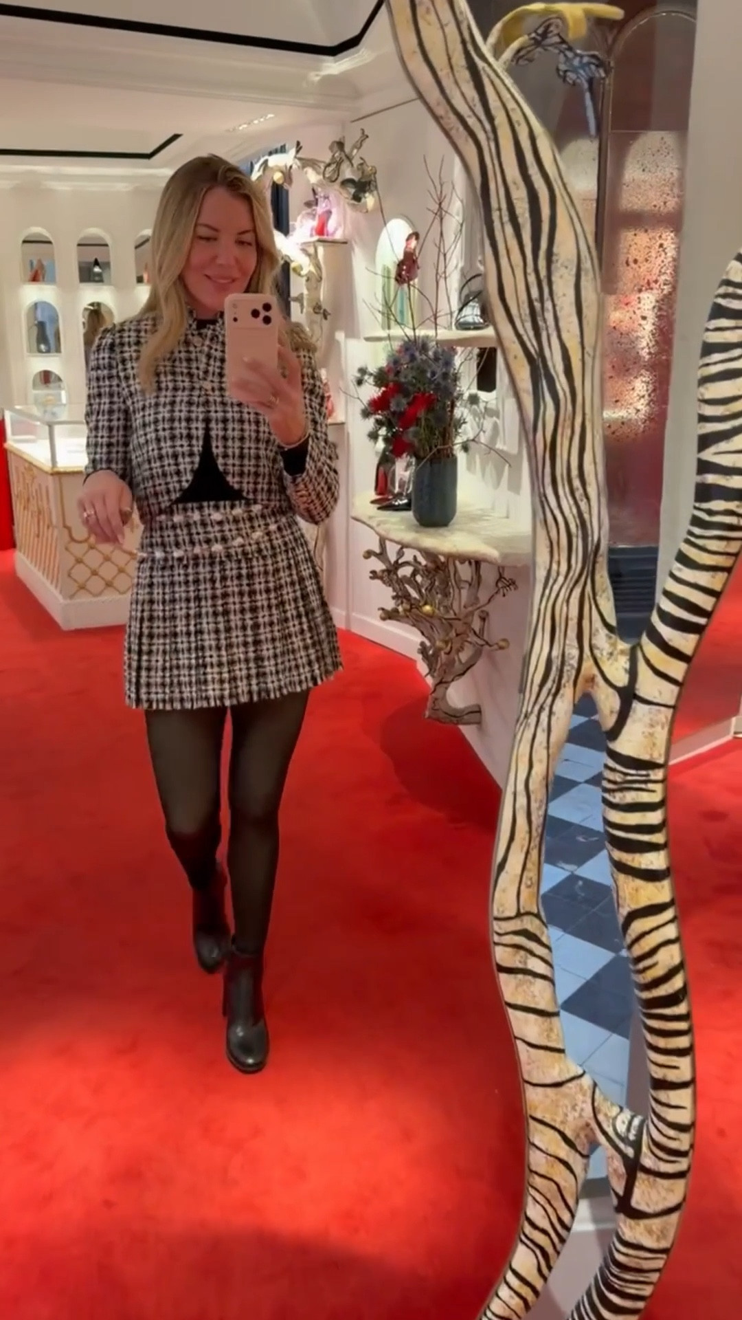 Paris night 2 ootd 🖤

#LTKdayinmylife #LTKootd #LTKTravel