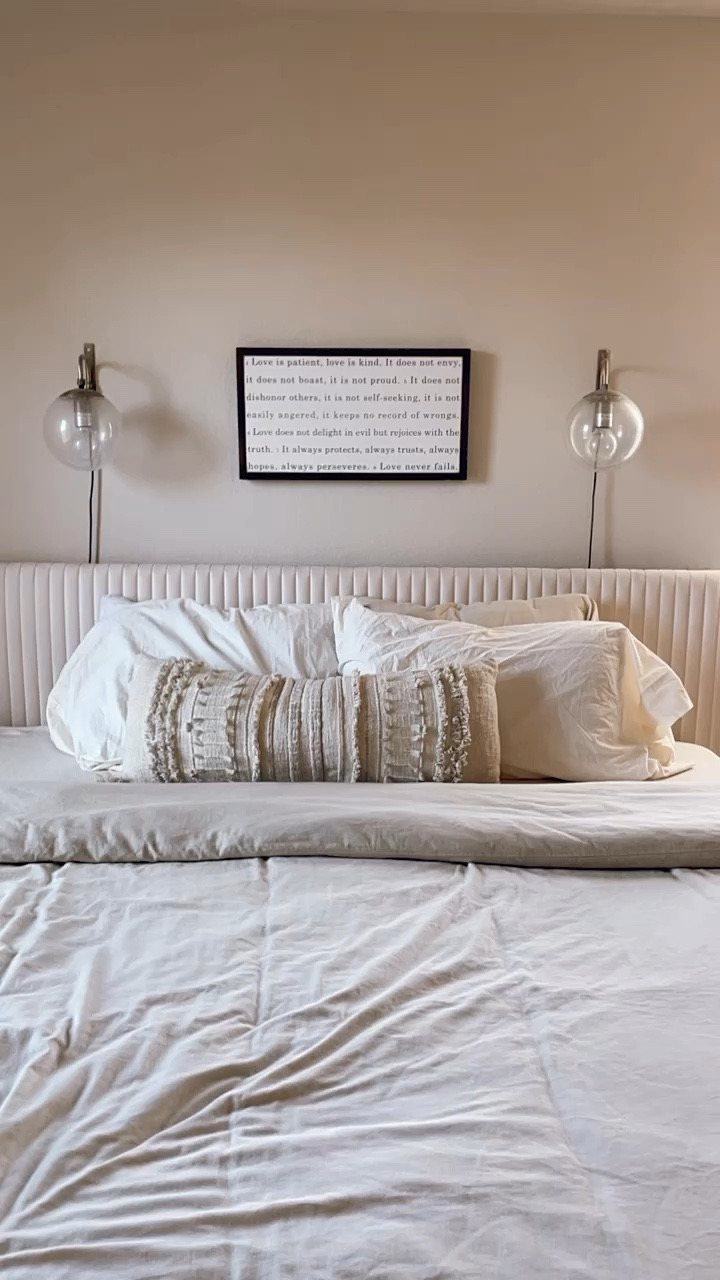 Want a simple way to make your bedroom feel festive? Check out this lovely prelit wreath from Target! It takes 2 AA batteries (not included) and can be set on a timer. I love the modern style of the wreath and how cozy it makes my room look! 

#LTKHoliday #LTKHome #LTKFindsUnder50