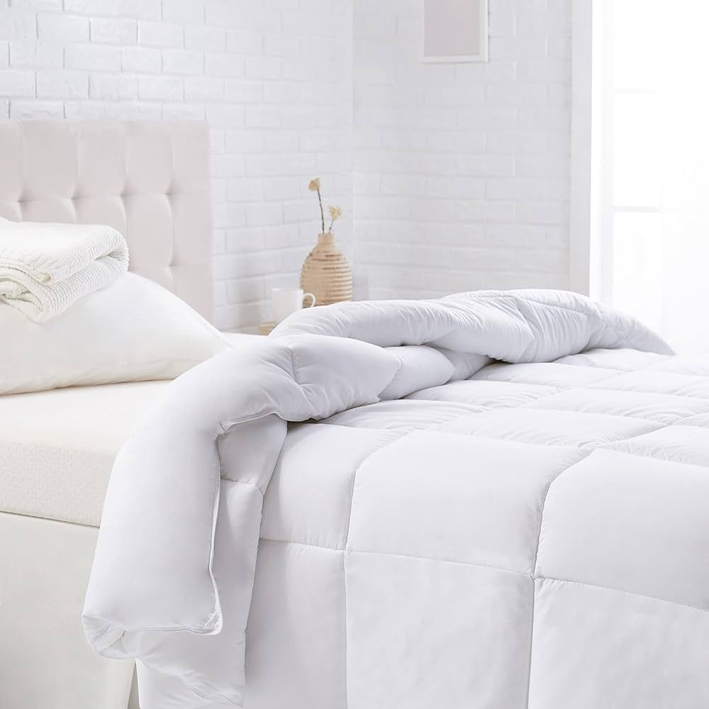 Amazon Basics Down Alternative Bedding Comforter Duvet Insert - Full / Queen, White, Warm | Amazon (CA)