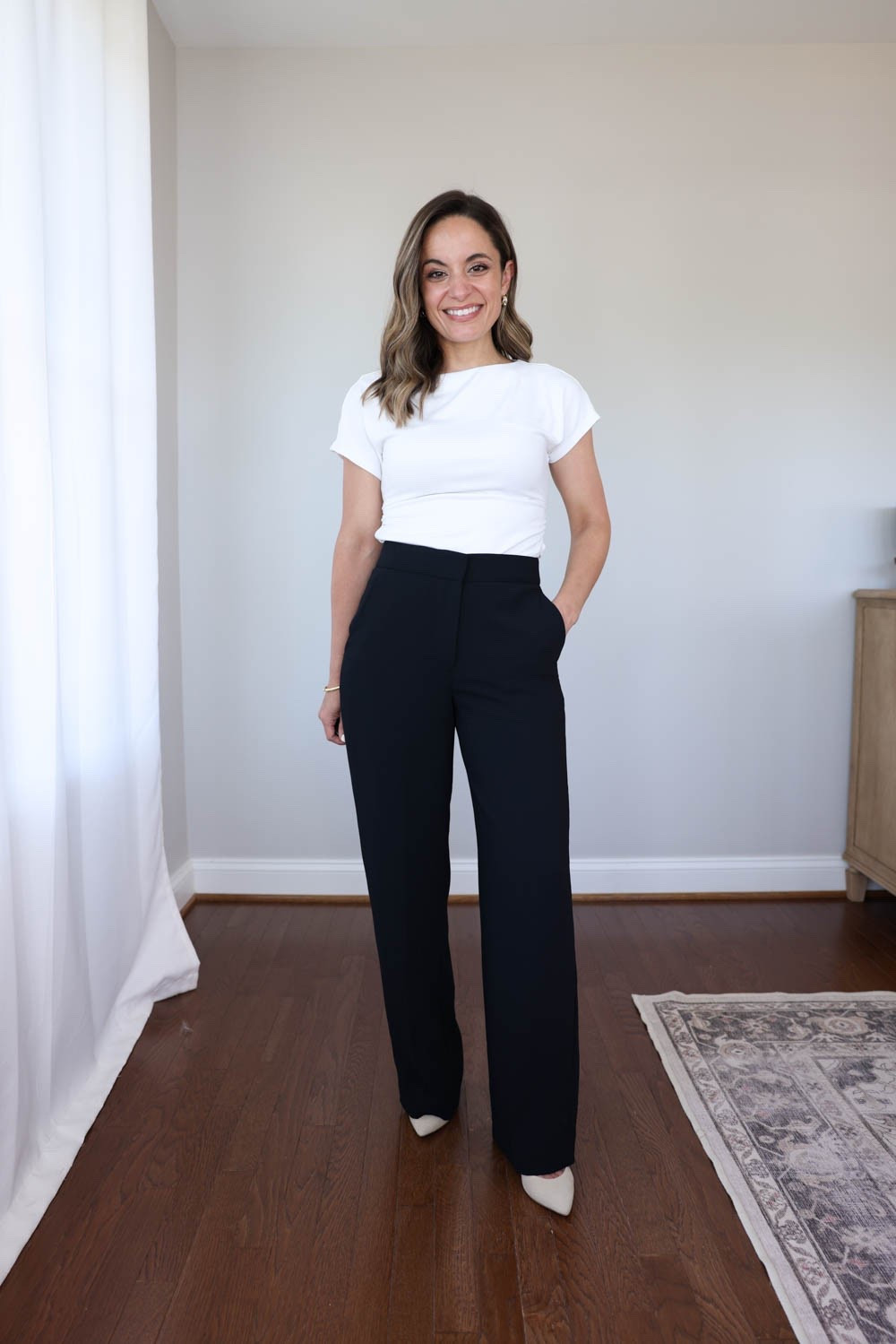 I tested the fit of four different pairs of pants from Aritzia on my 4’10” frame - here’s what I found. 

*Measurements are taken from the size I’m wearing and can increase as sizes go up. I’m wearing a 3.75” heel with all pairs. 

Aritzia Limitless Pant
Size Worn
Size 0 Short

Measurements
Rise: 10.5″
Inseam: 29″

Top (Nordstrom): petite xs 
Shoes (Sam Edelman): true to size

#LTKPetite