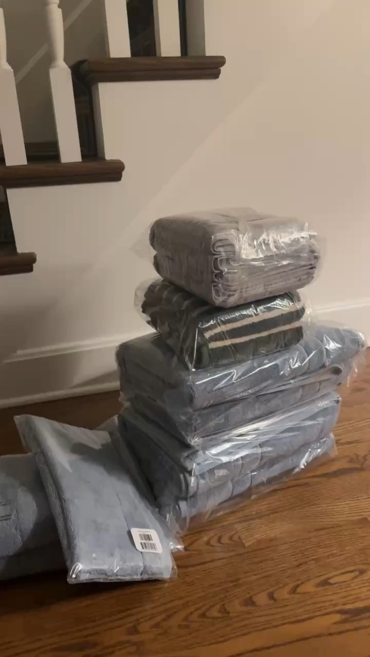 Excited to unpack these at our new home 🩷🩷

Boll & branch, home brands, bedding, bed sheets, home bedding, master bedroom sheets, moving, Grace White 

 

#LTKHome #LTKFindsUnder100 #LTKSaleAlert