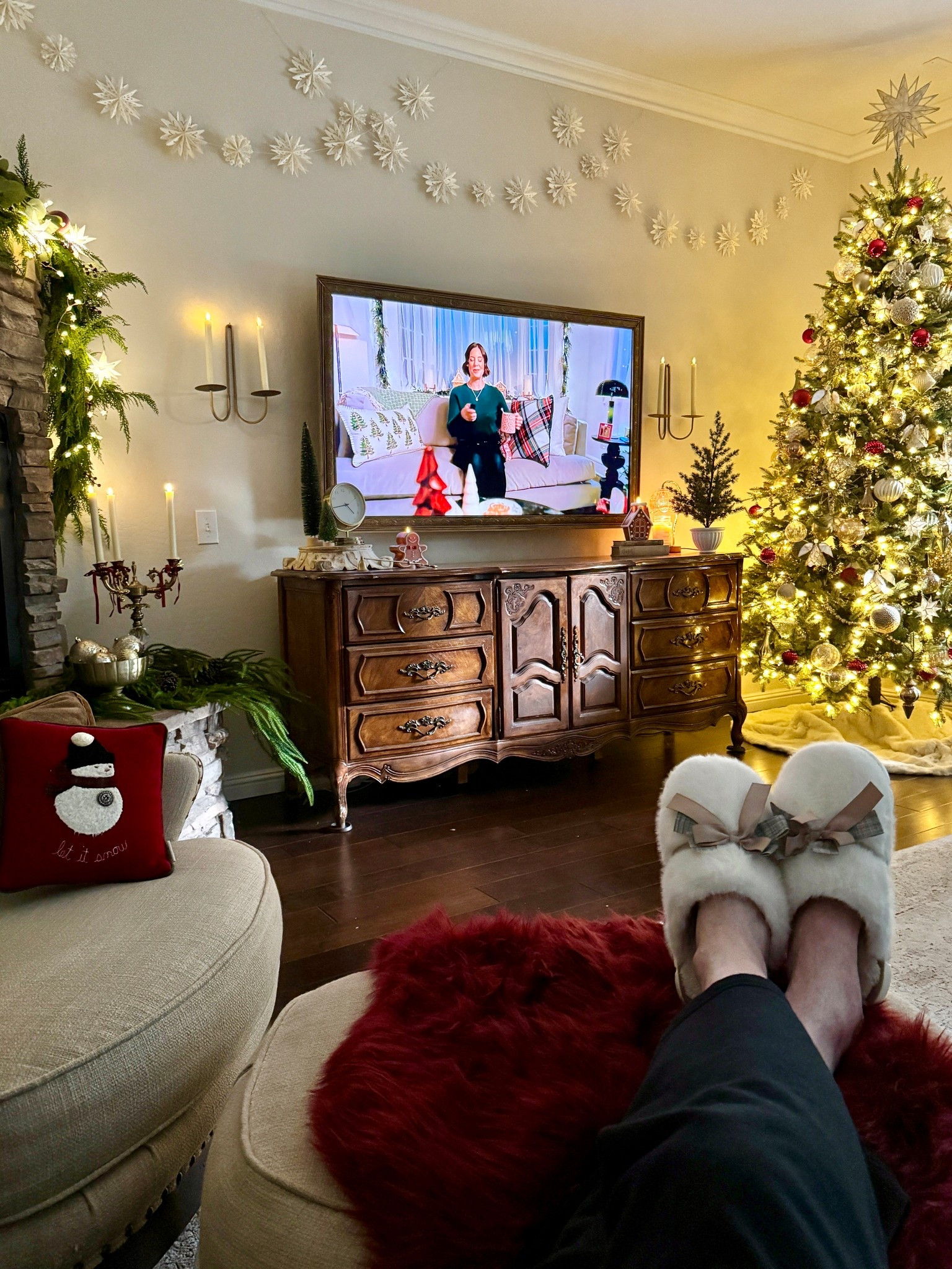 Cozy Christmas layers (for home & feet)

Discount code: JOYFULDECOR10 on any Luminara candles.

#christmasdecor #slippers #holidaydecor  #cozyhome

#LTKHoliday #LTKSeasonal #LTKHome