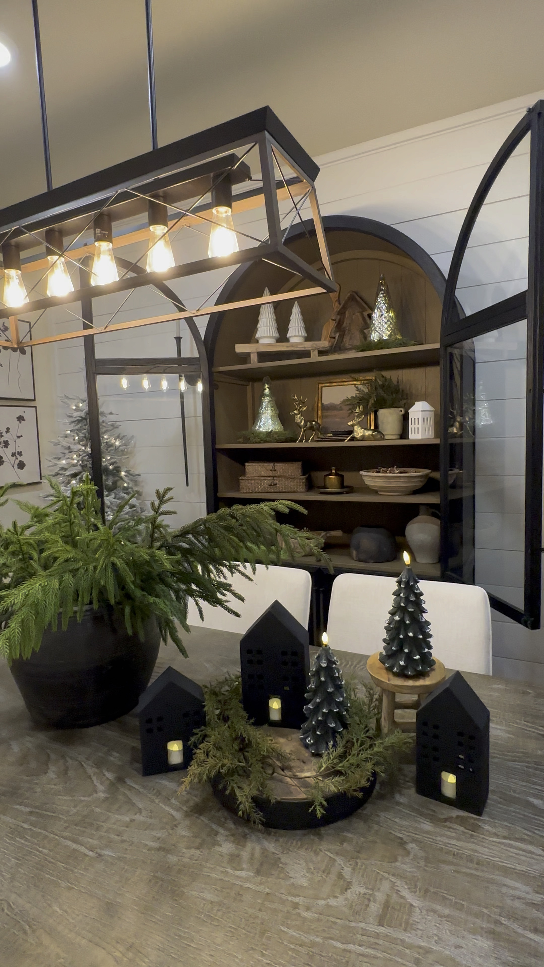 Christmas decor

#LTKSeasonal #LTKHoliday #LTKVideo