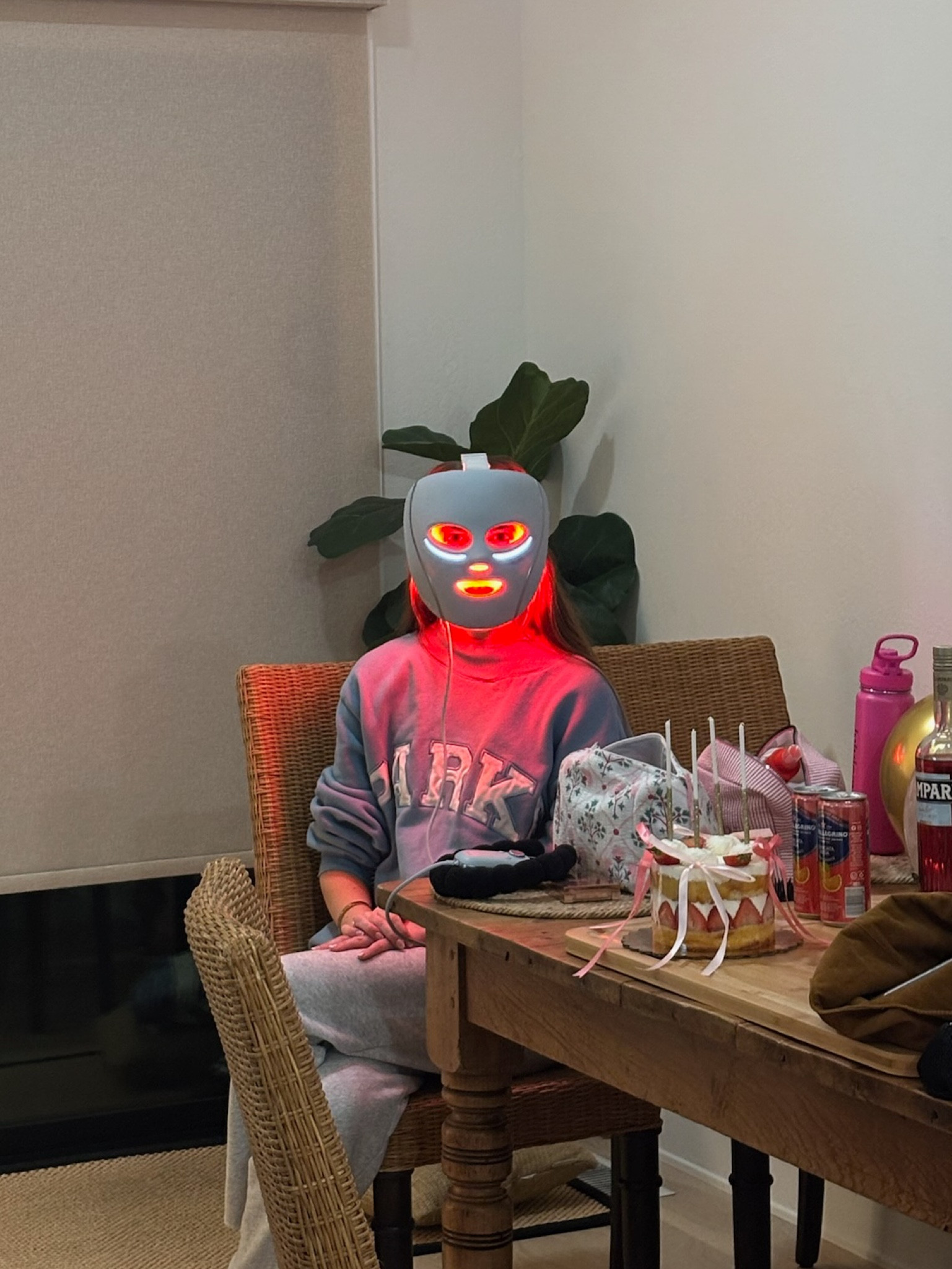 Red light face Mask - Shark Cryo Glow🚨

#LTKmorningroutine #LTKCyberWeek #LTKGiftGuide