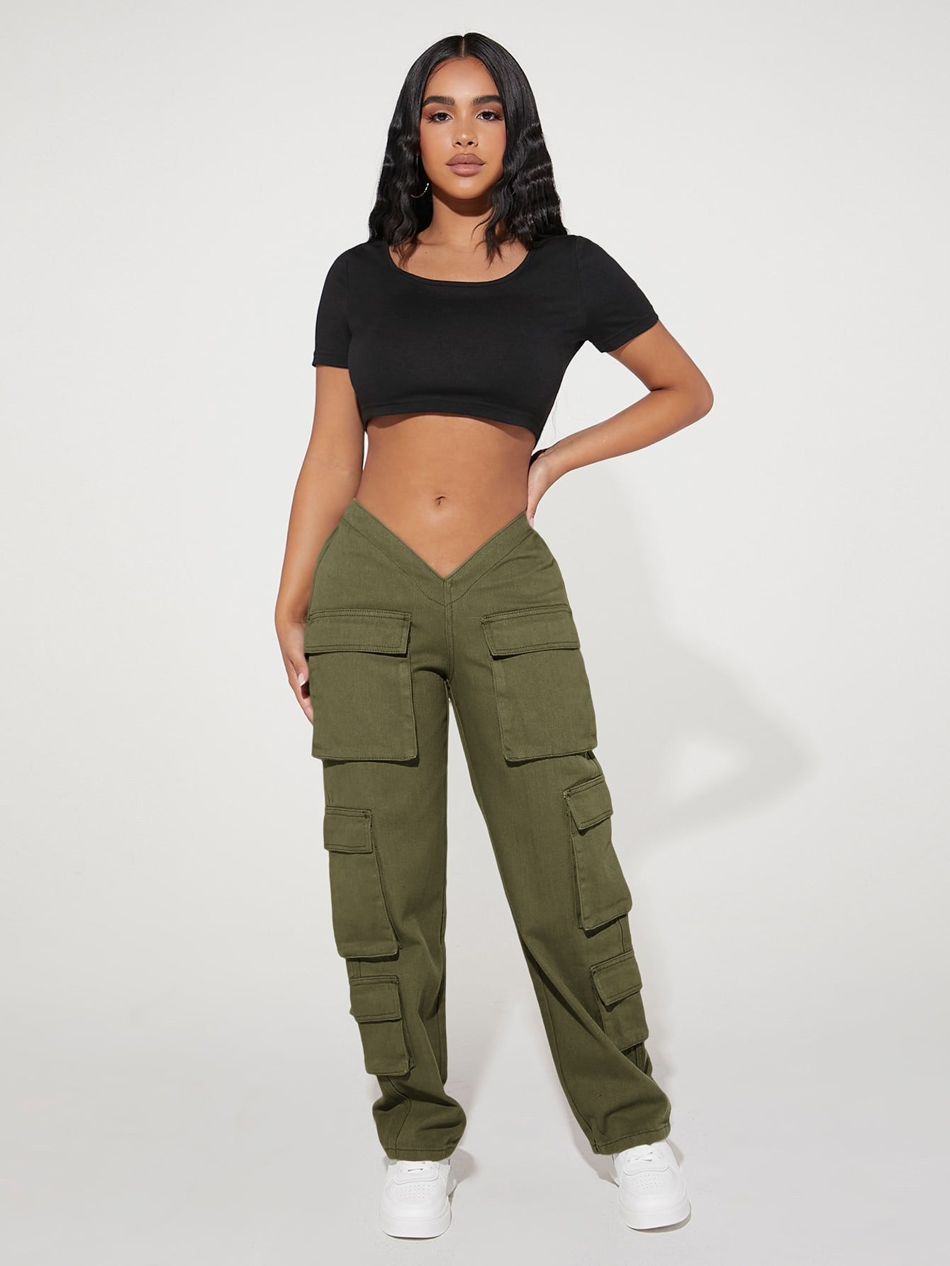 SHEIN PETITE V-cut Waist Flap Pocket Cargo Jeans | SHEIN