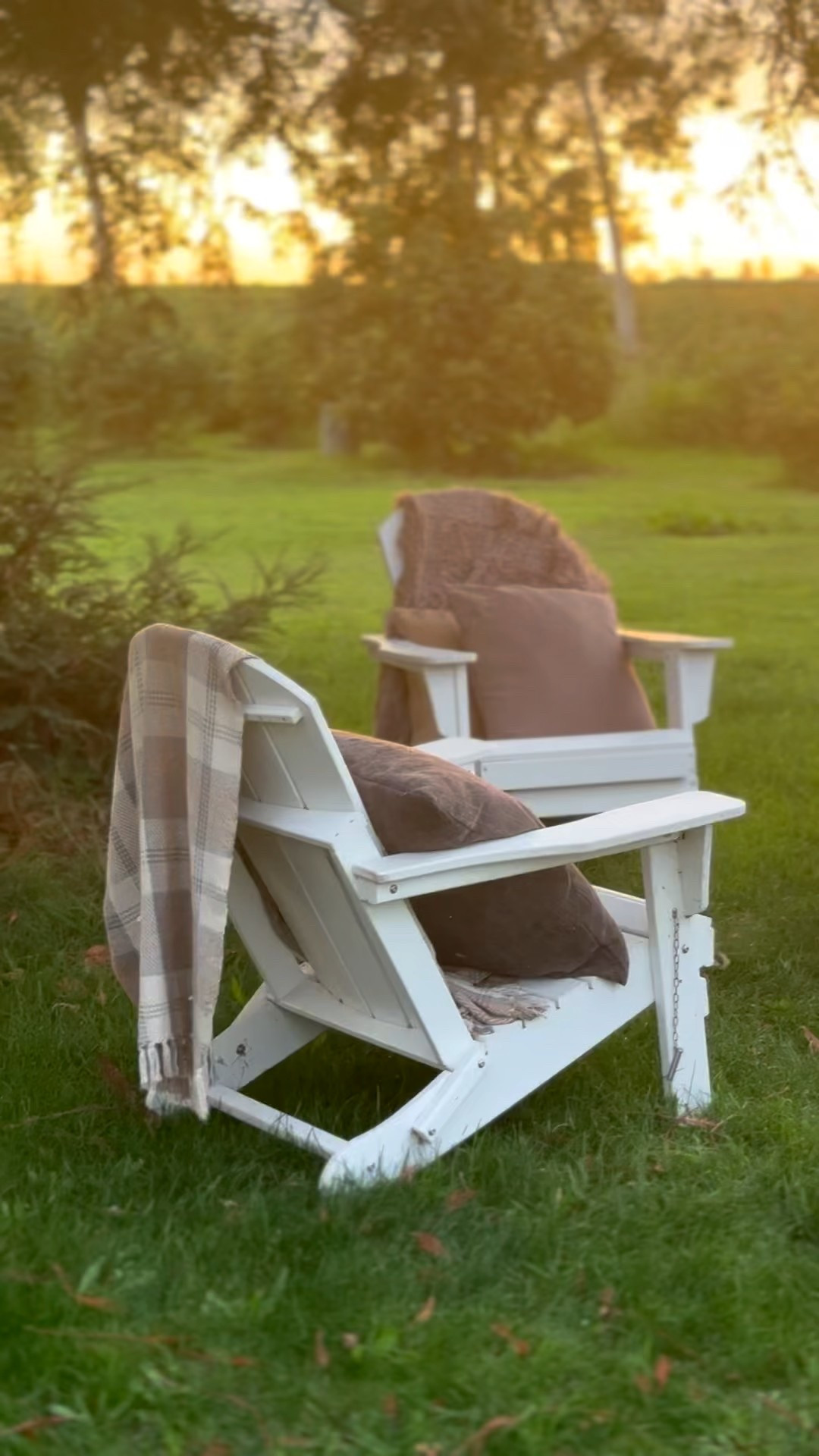 Friendsgiving and Thanksgiving entertaining essentials you’ll love at the @wayfair Way Day Sale! My classic white Adirondack chairs are up to 80% off with free shipping! Now is a great time to stock up on outdoor furniture, holiday decor, entertaining essentials and more! #wayfairpartner #wayfair #wayday ❤️

#LTKSaleAlert #LTKHome #LTKSeasonal