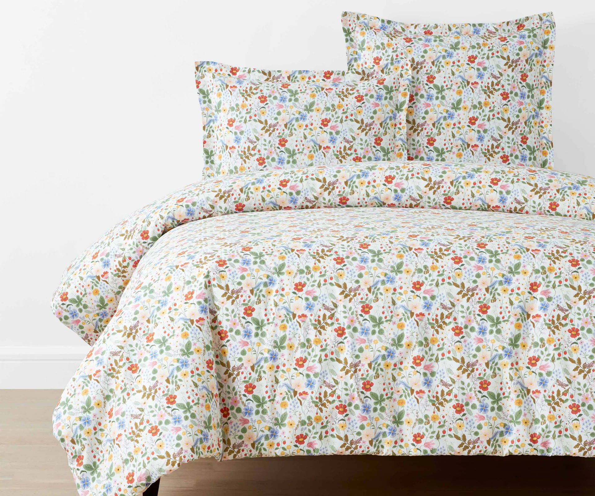 Percale Comforter - Strawberry Fields Black | Rifle Paper Co.